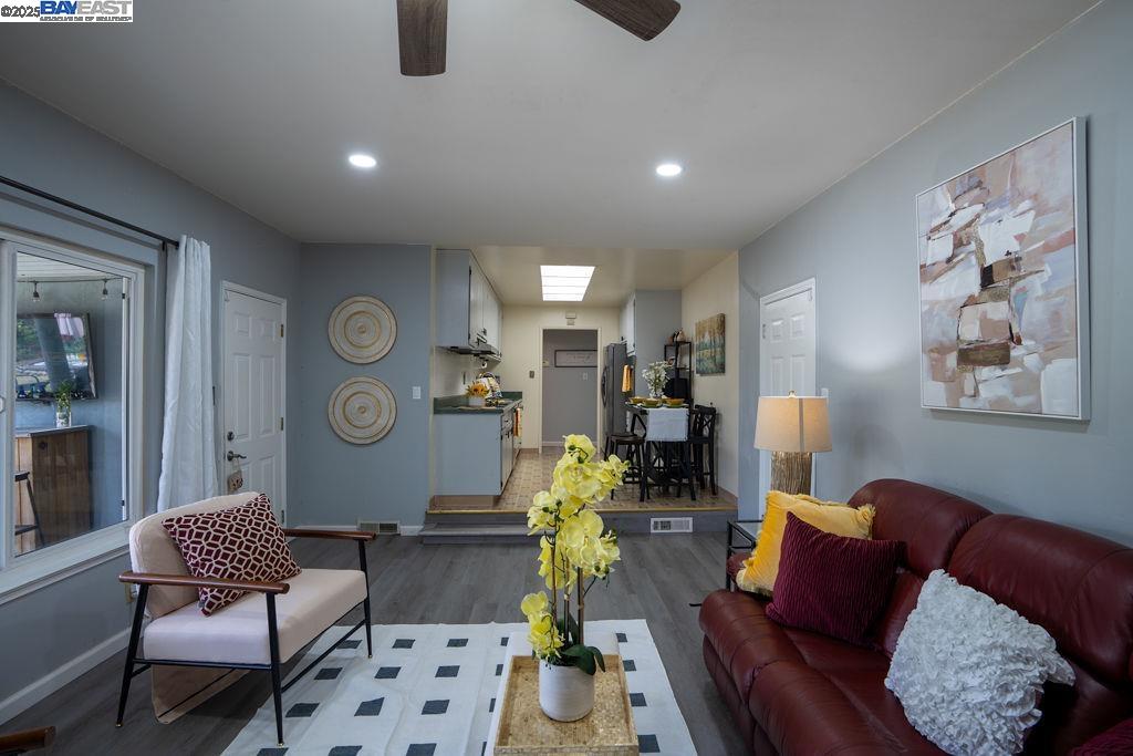 Detail Gallery Image 14 of 35 For 40696 Robin St, Fremont,  CA 94538 - 4 Beds | 2 Baths