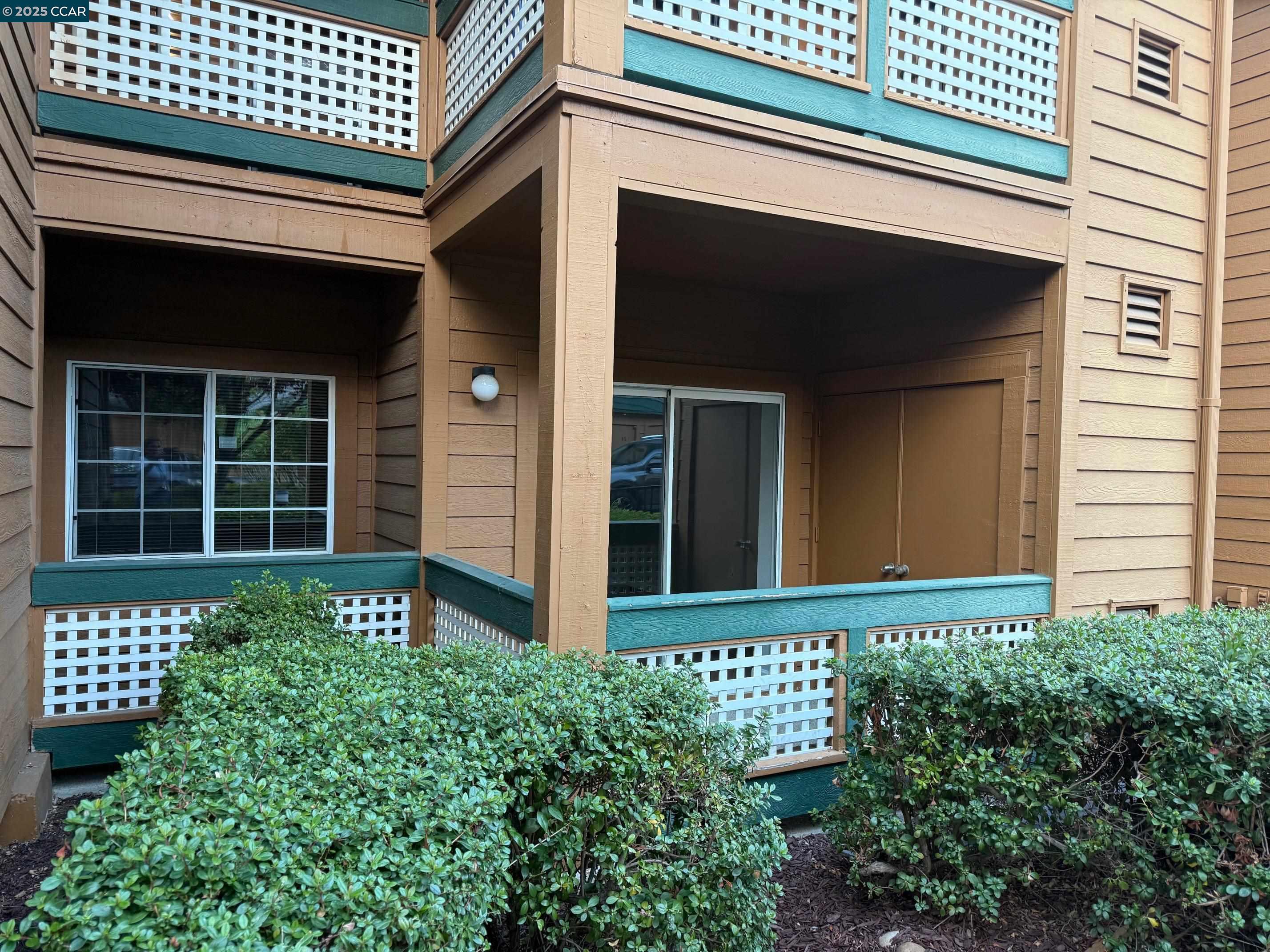 Detail Gallery Image 2 of 26 For 216 Stone Pine Ln, San Ramon,  CA 94583 - 3 Beds | 2 Baths