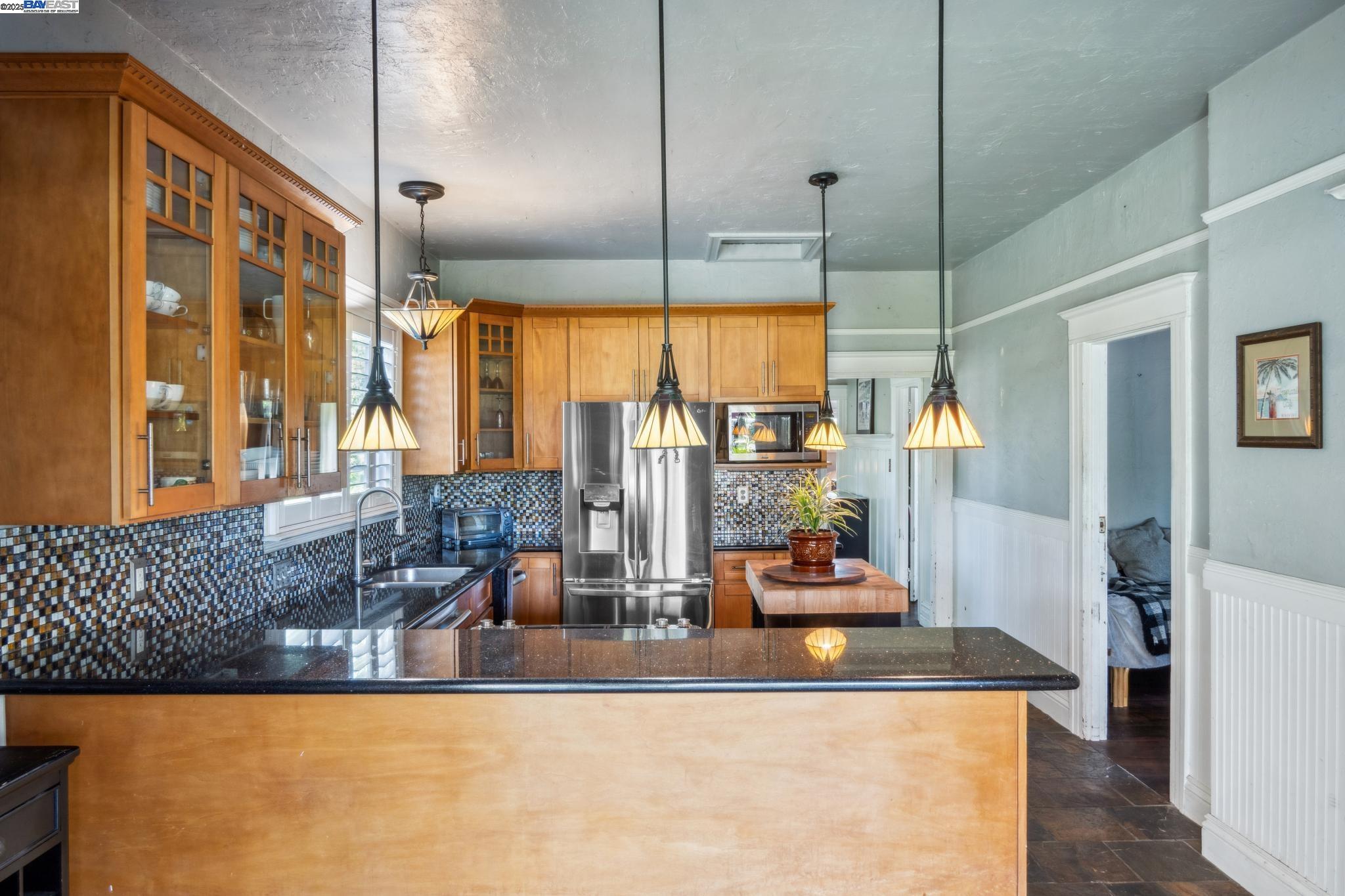 Detail Gallery Image 26 of 60 For 2848 San Jose Avenue, Alameda,  CA 94501 - 4 Beds | 2 Baths