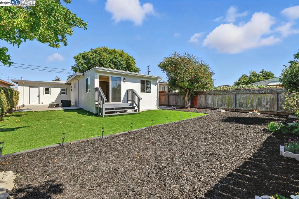 Detail Gallery Image 47 of 54 For 15361 Norton St, San Leandro,  CA 94579 - 3 Beds | 2/1 Baths