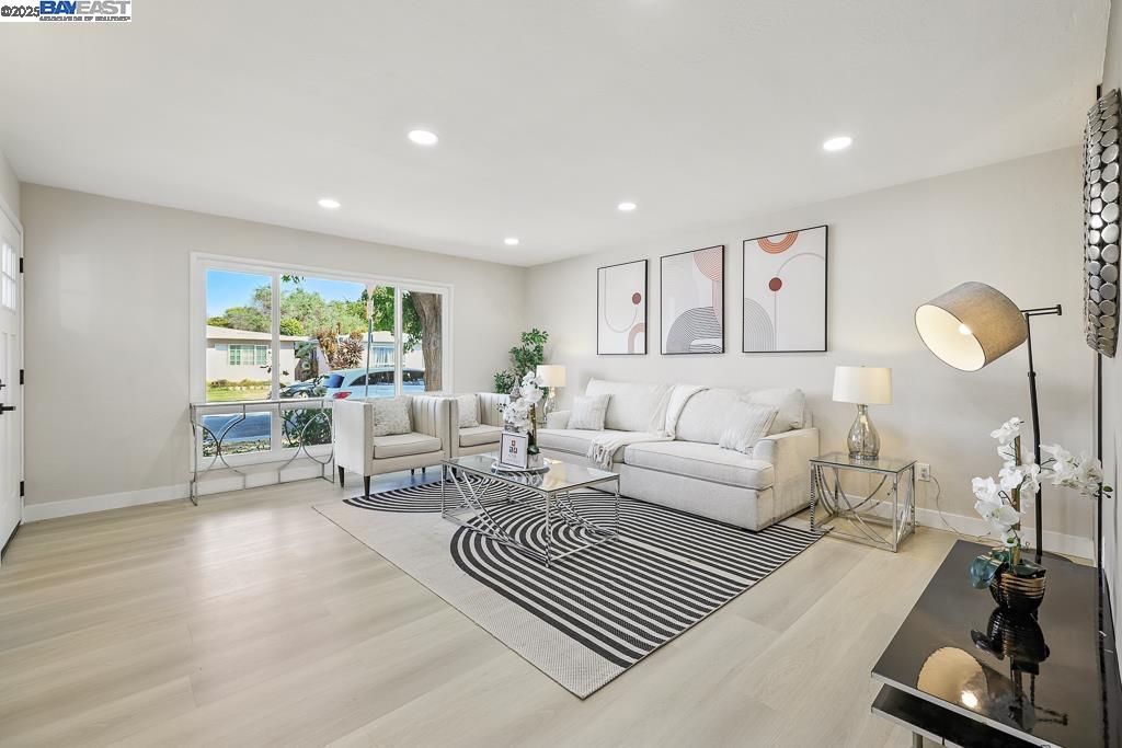 Detail Gallery Image 6 of 54 For 15361 Norton St, San Leandro,  CA 94579 - 3 Beds | 2/1 Baths