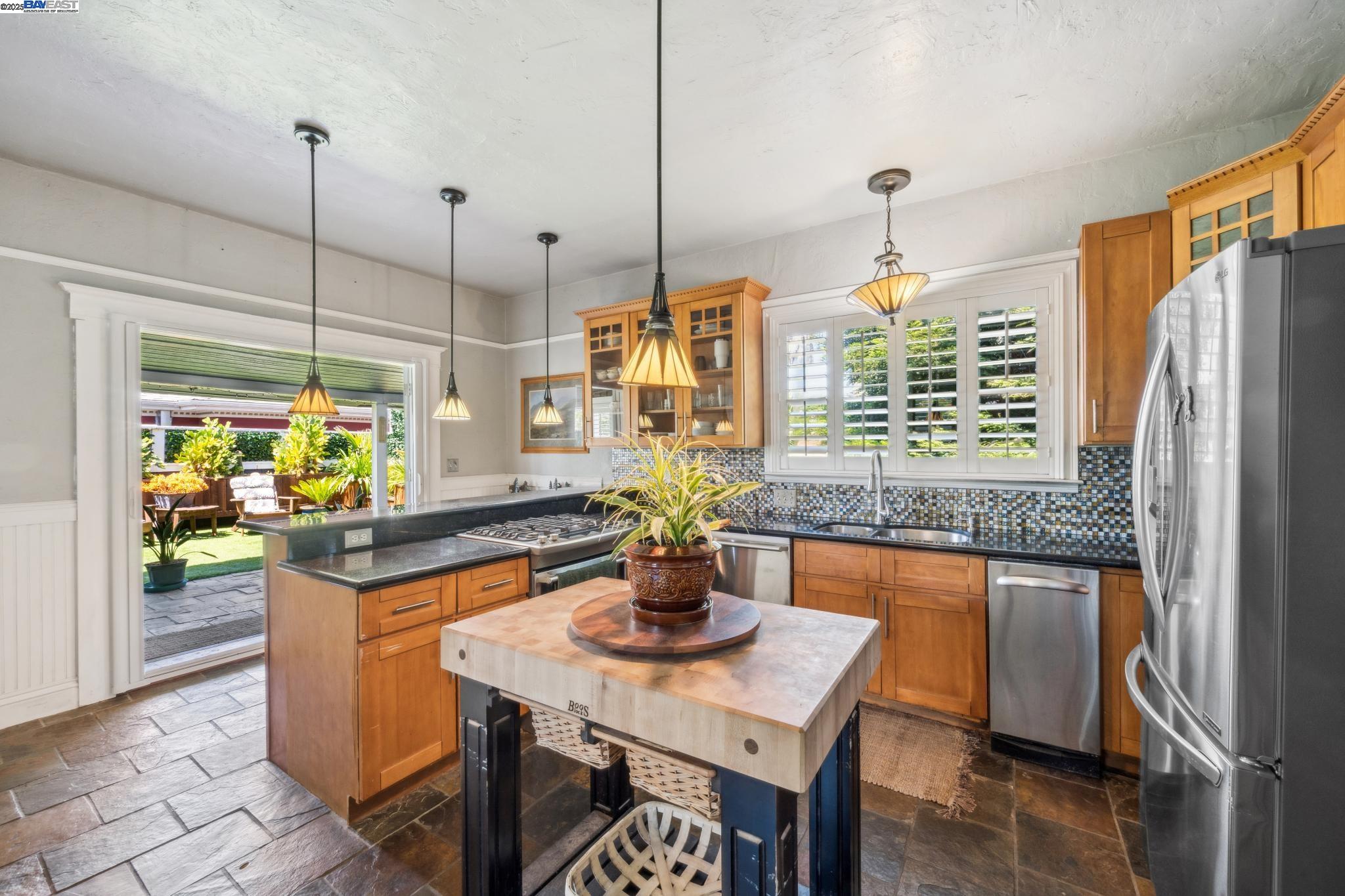 Detail Gallery Image 14 of 60 For 2848 San Jose, Alameda,  CA 94501 - – Beds | – Baths