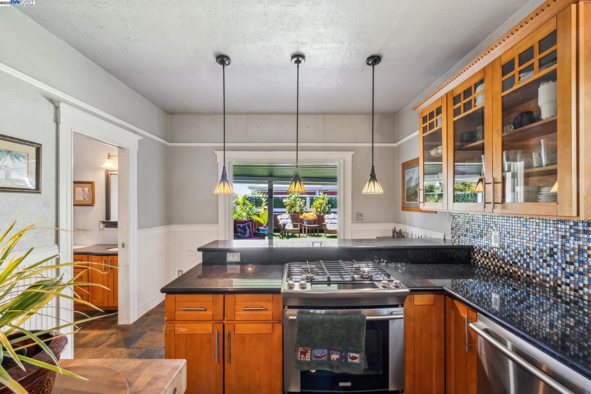 Detail Gallery Image 19 of 60 For 2848 San Jose, Alameda,  CA 94501 - – Beds | – Baths