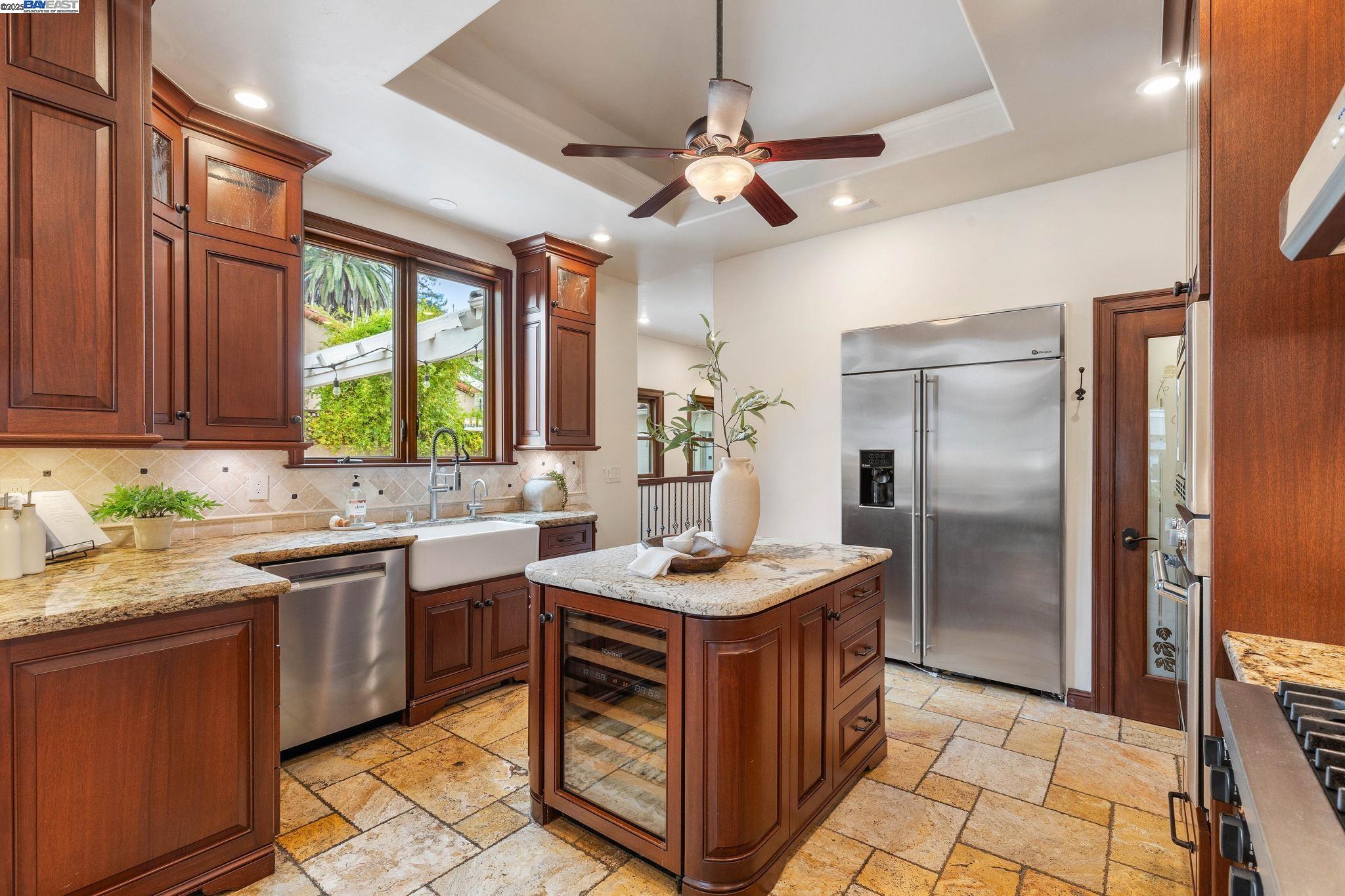 Detail Gallery Image 14 of 52 For 150 Ayer Ave, San Jose,  CA 95110 - 4 Beds | 3/1 Baths