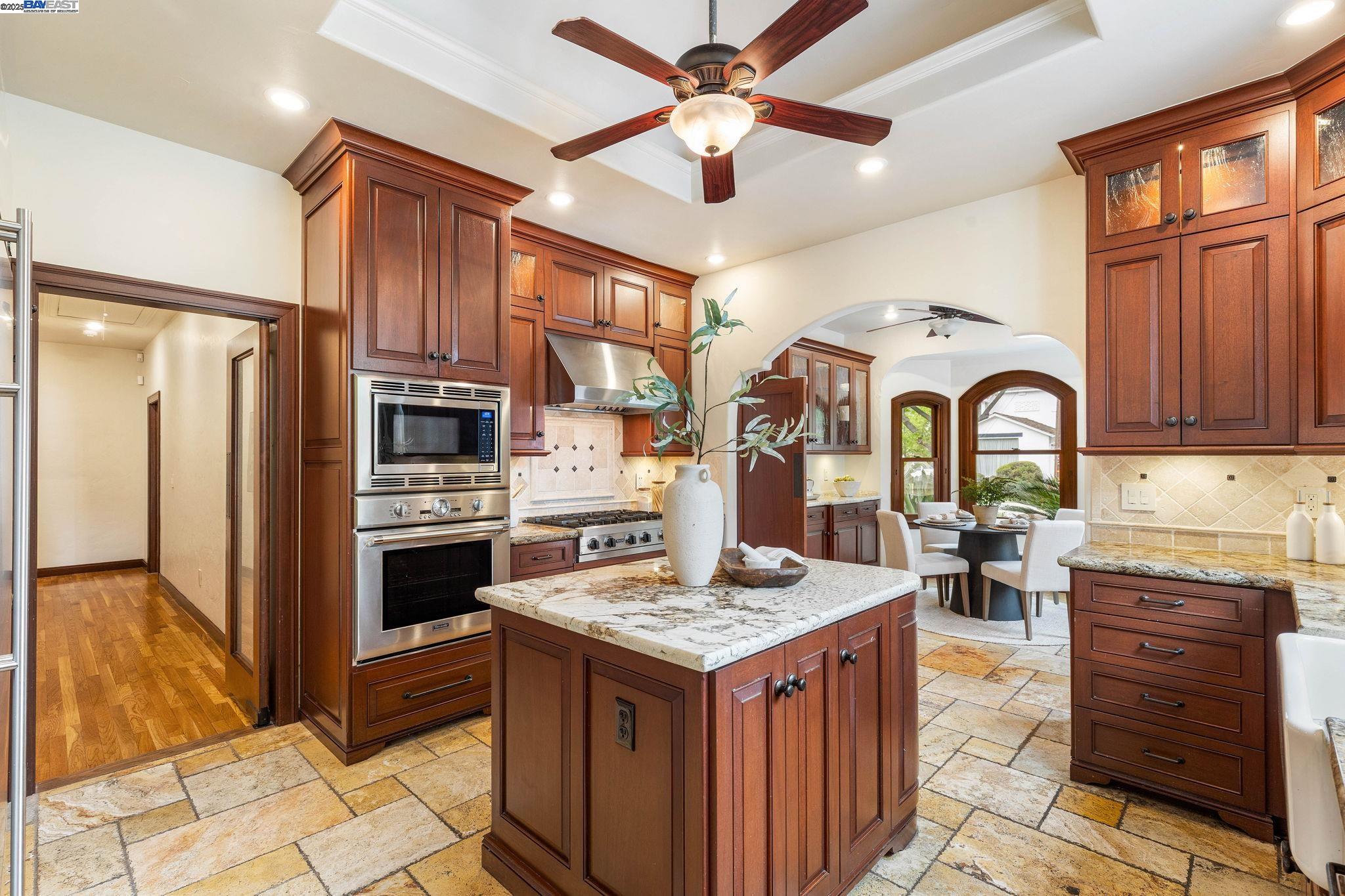 Detail Gallery Image 19 of 52 For 150 Ayer Ave, San Jose,  CA 95110 - 4 Beds | 3/1 Baths