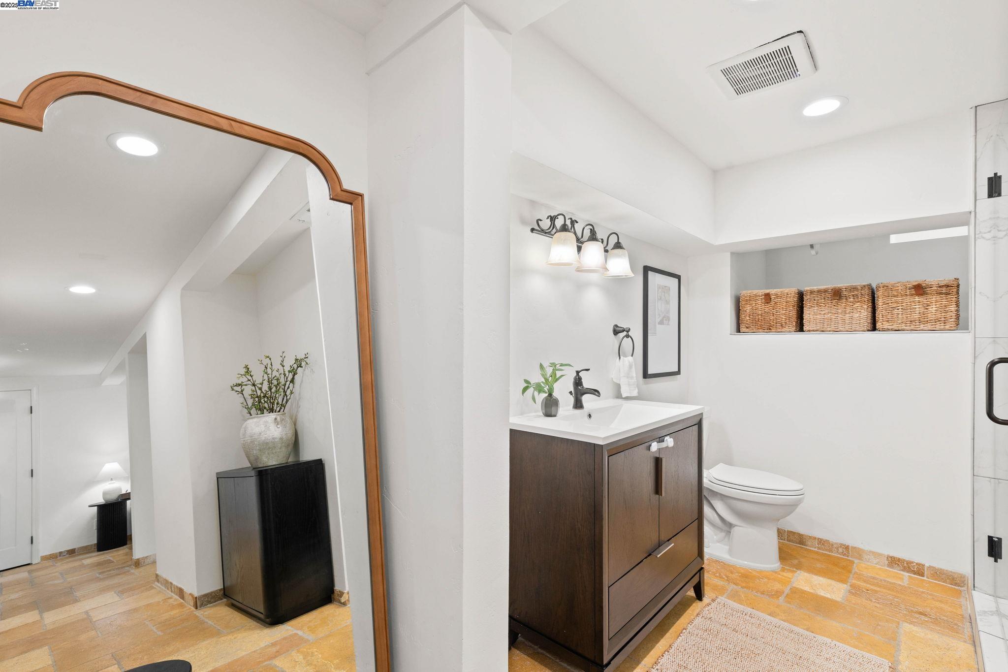 Detail Gallery Image 31 of 52 For 150 Ayer Ave, San Jose,  CA 95110 - 4 Beds | 3/1 Baths