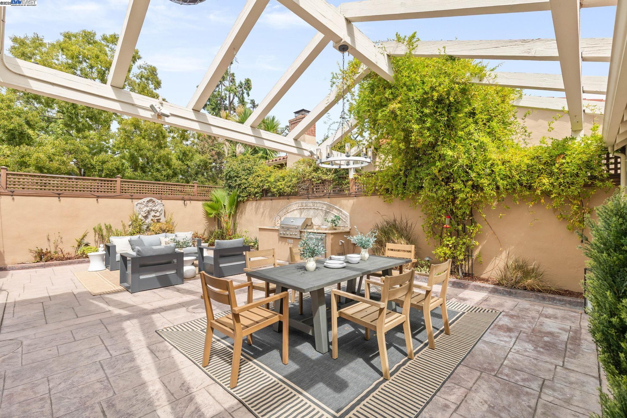 Detail Gallery Image 35 of 52 For 150 Ayer Ave, San Jose,  CA 95110 - 4 Beds | 3/1 Baths