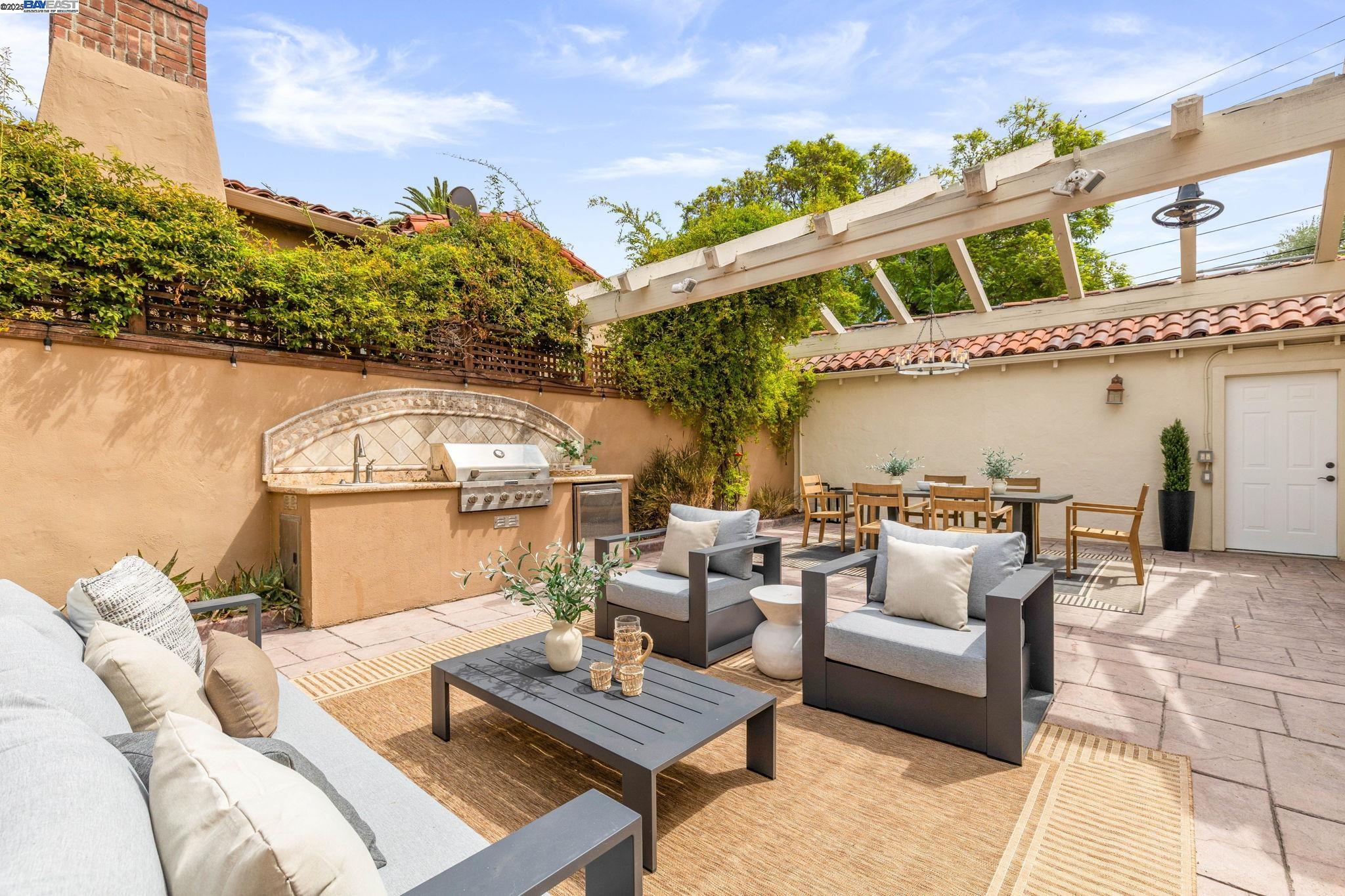 Detail Gallery Image 38 of 52 For 150 Ayer Ave, San Jose,  CA 95110 - 4 Beds | 3/1 Baths