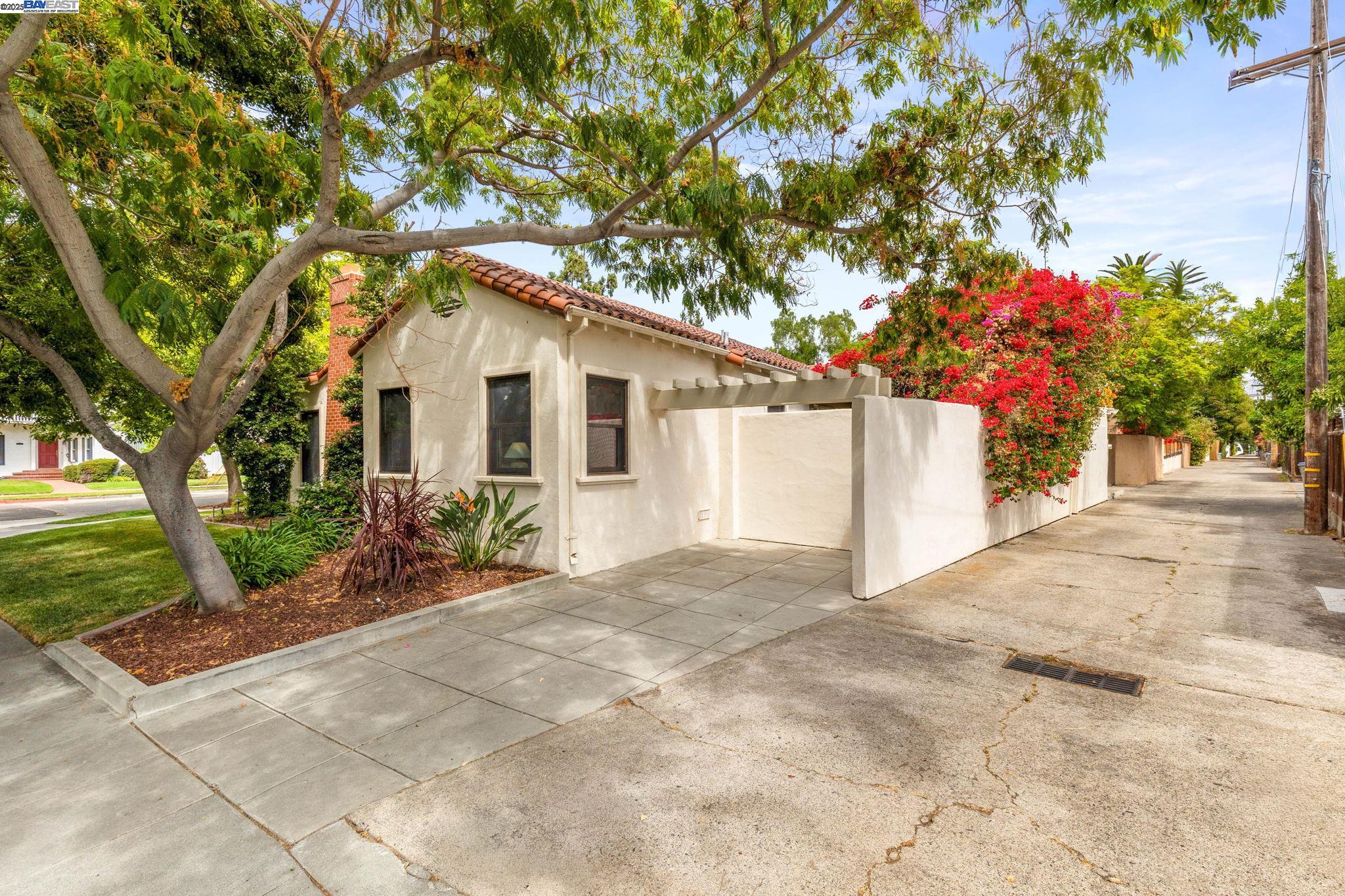 Detail Gallery Image 40 of 52 For 150 Ayer Ave, San Jose,  CA 95110 - 4 Beds | 3/1 Baths