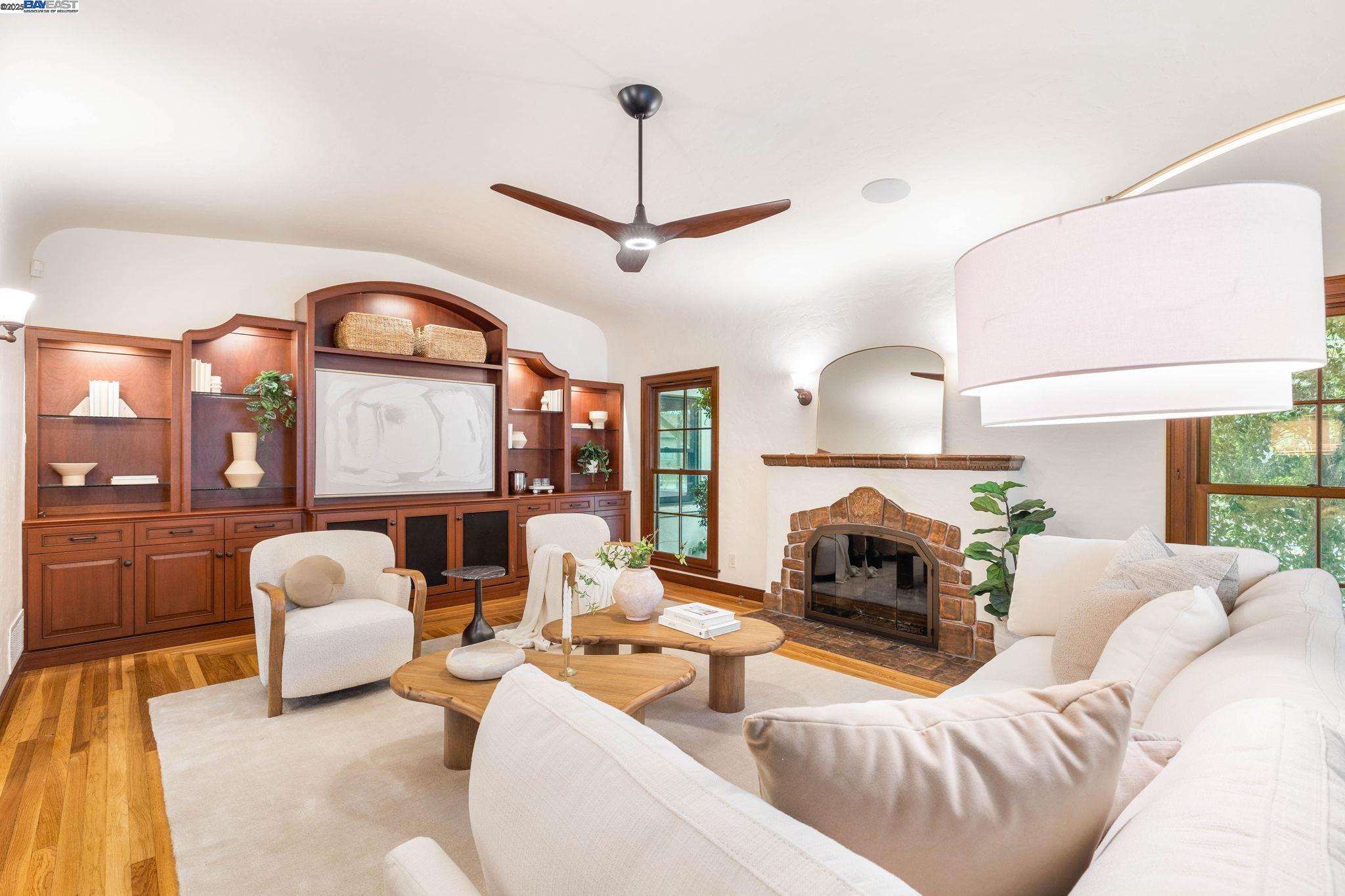 Detail Gallery Image 8 of 52 For 150 Ayer Ave, San Jose,  CA 95110 - 4 Beds | 3/1 Baths