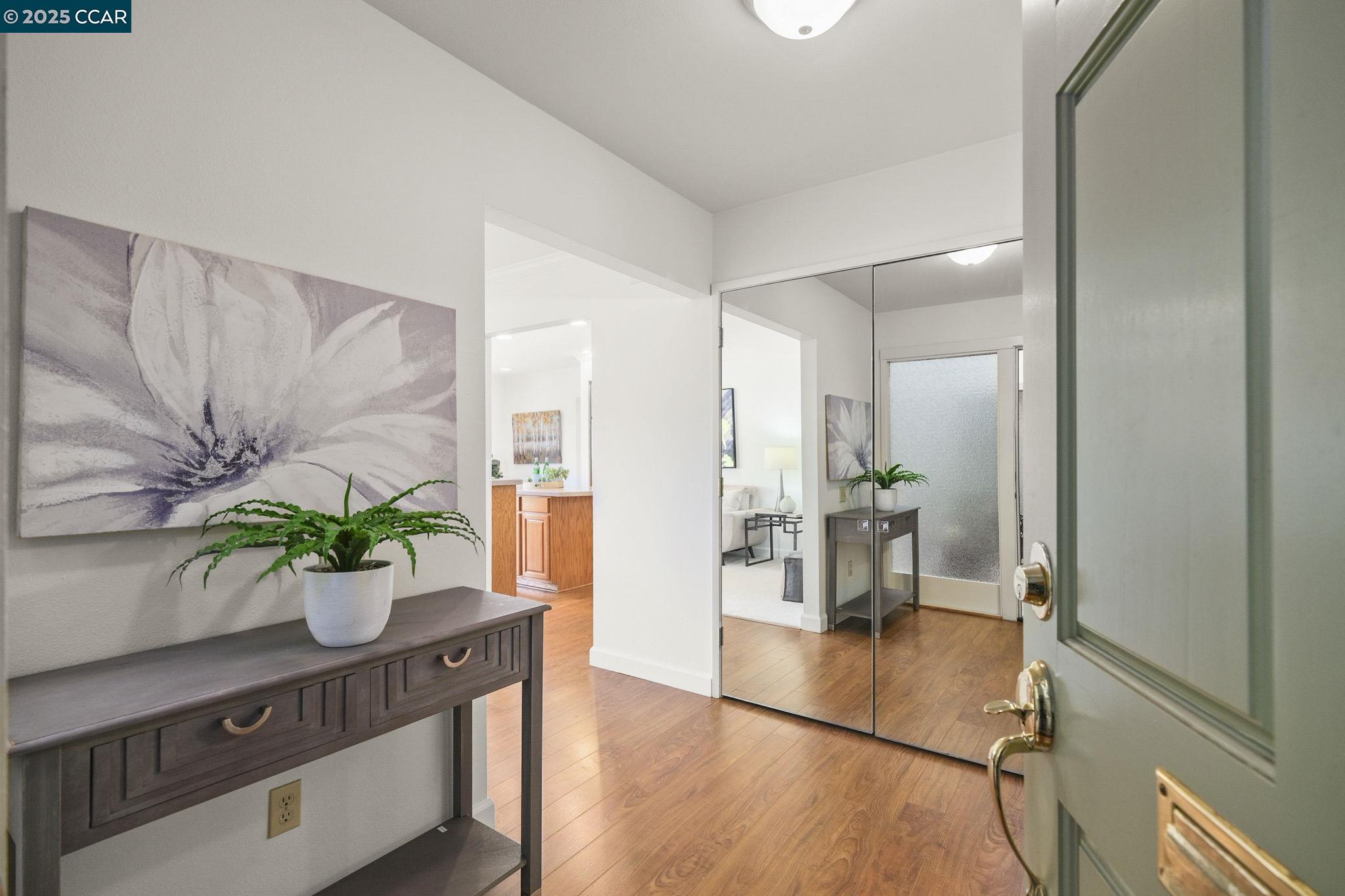 Detail Gallery Image 4 of 46 For 2133 Golden Rain Rd #12,  Walnut Creek,  CA 94595 - 2 Beds | 1/1 Baths