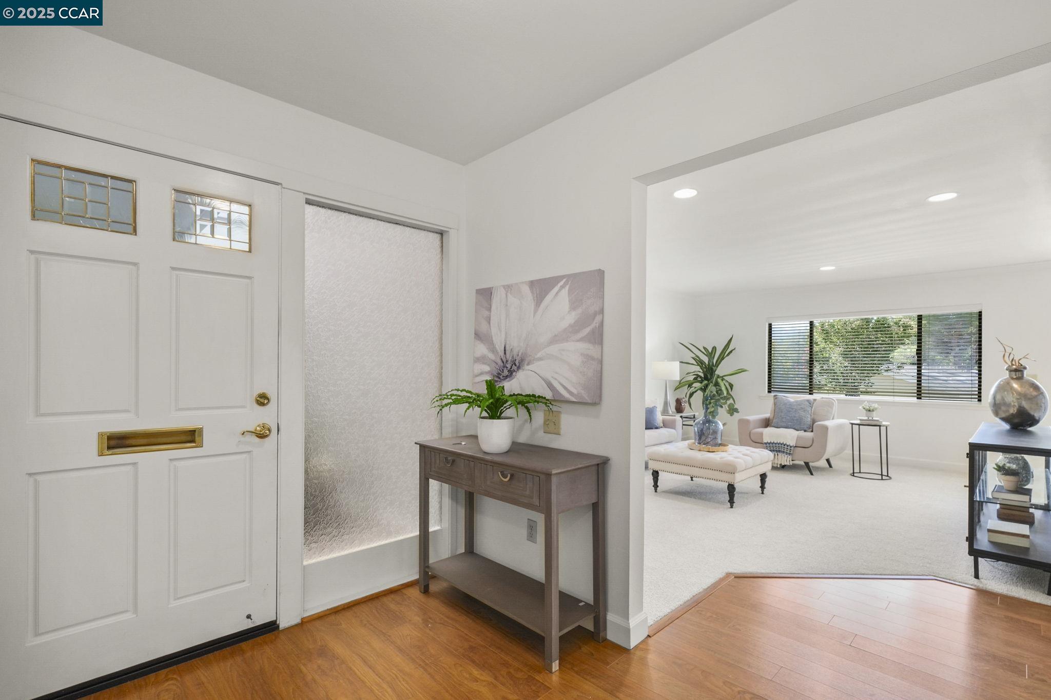Detail Gallery Image 5 of 46 For 2133 Golden Rain Rd #12,  Walnut Creek,  CA 94595 - 2 Beds | 1/1 Baths