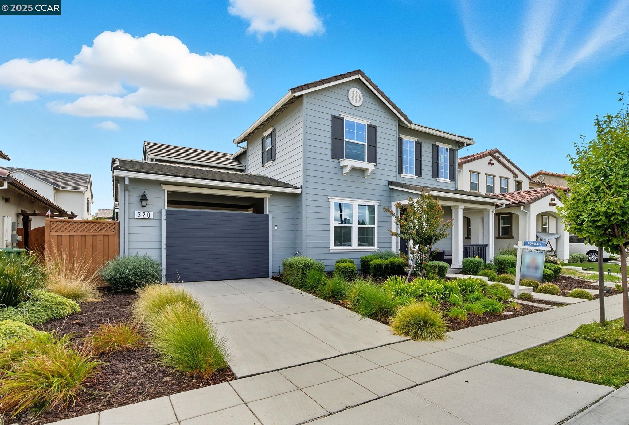 Detail Gallery Image 2 of 55 For 320 E Angelina Ave, Mountain House,  CA 95391 - 3 Beds | 2/1 Baths