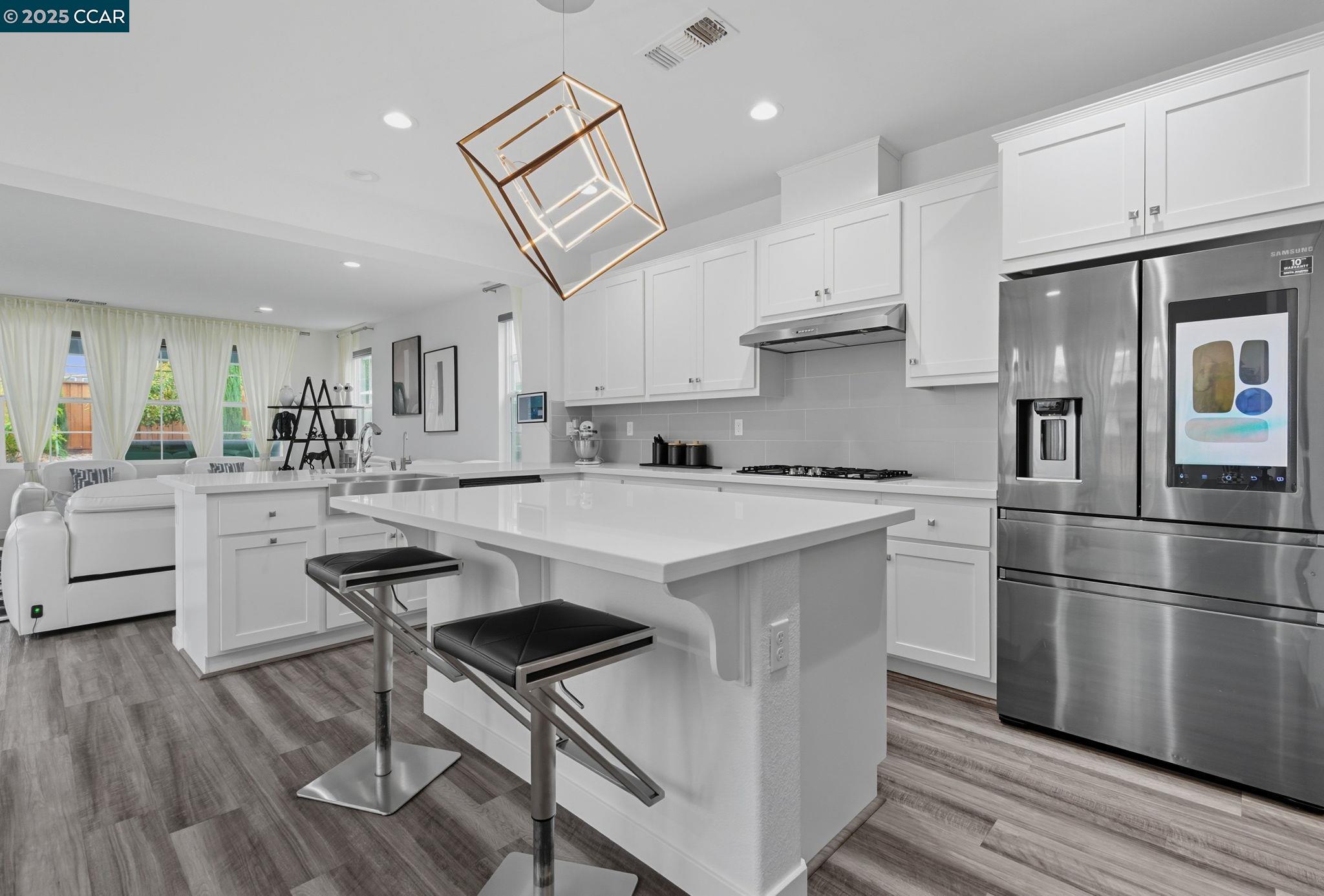 Detail Gallery Image 11 of 55 For 320 E Angelina Ave, Mountain House,  CA 95391 - 3 Beds | 2/1 Baths