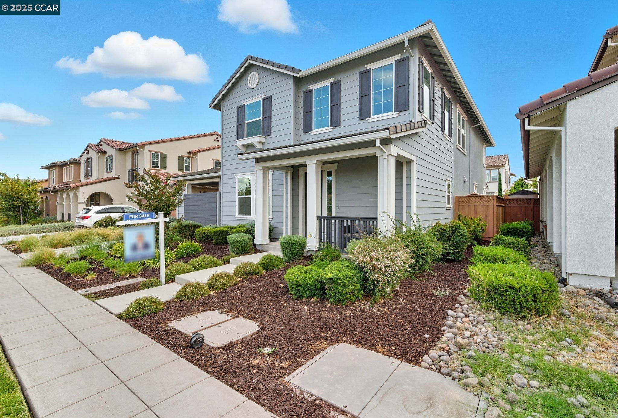 Detail Gallery Image 3 of 55 For 320 E Angelina Ave, Mountain House,  CA 95391 - 3 Beds | 2/1 Baths