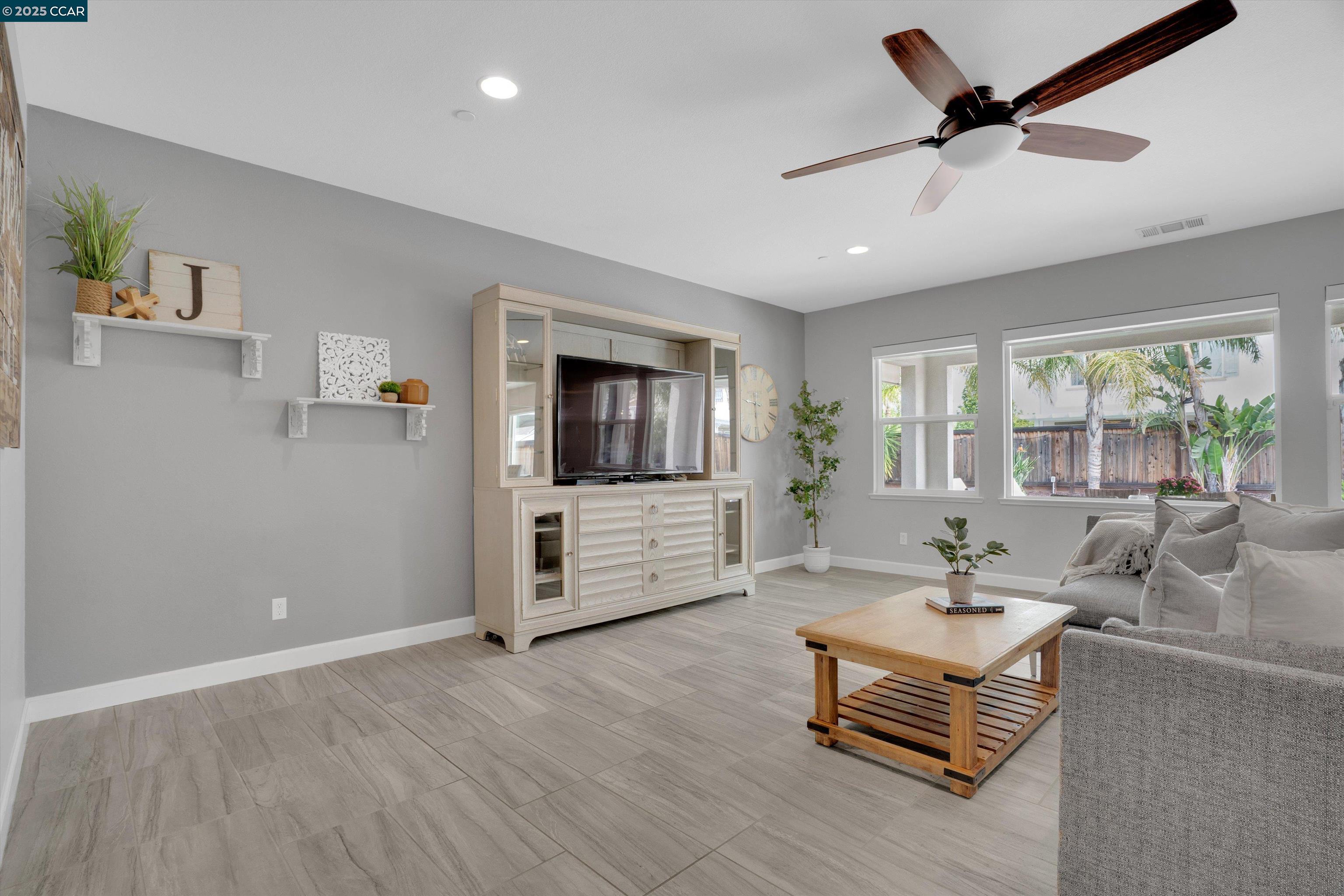 Detail Gallery Image 7 of 48 For 741 Jennifer St, Brentwood,  CA 94513 - 4 Beds | 2/1 Baths