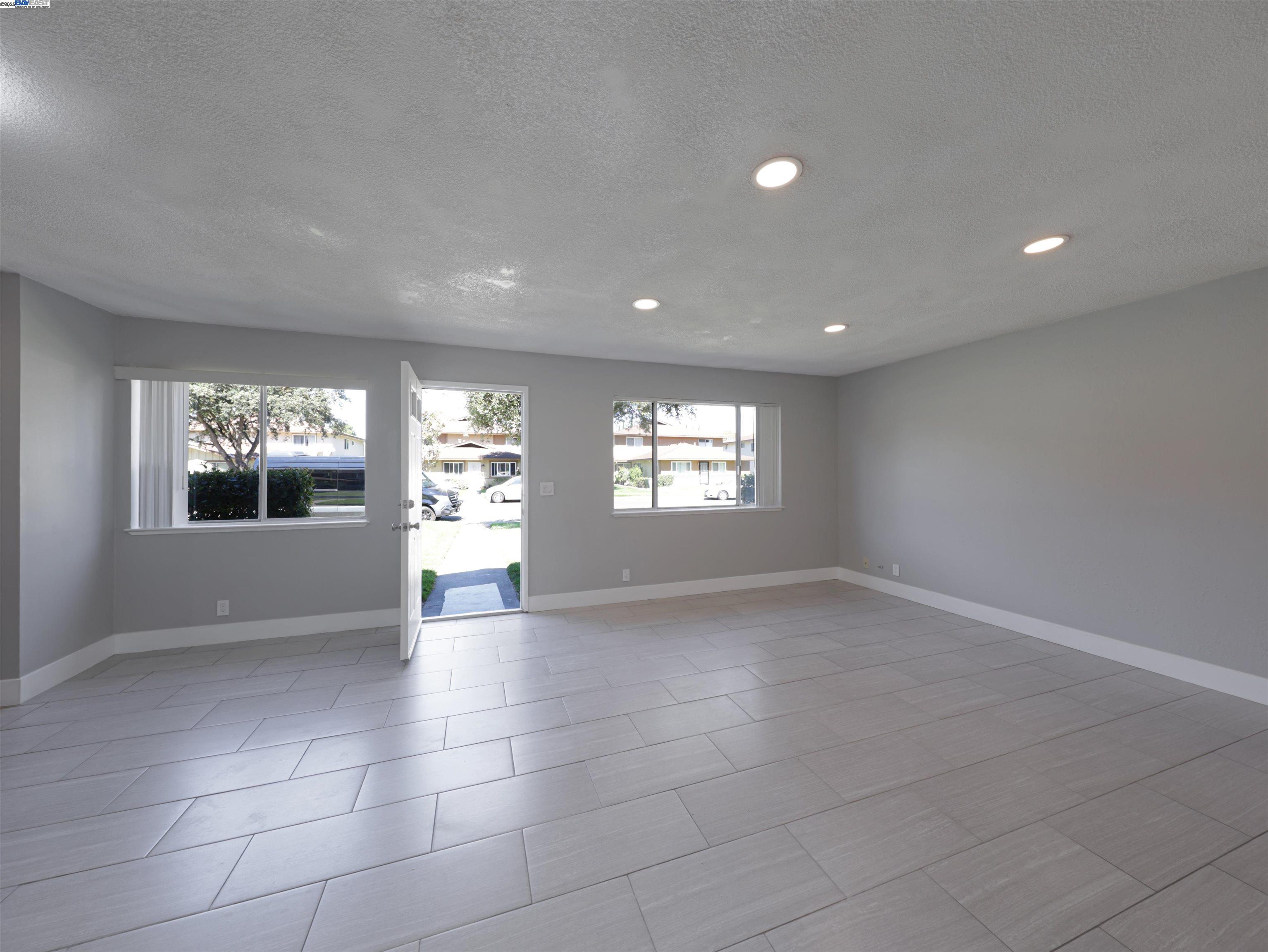 Photo #2: 41111282 Listing 
