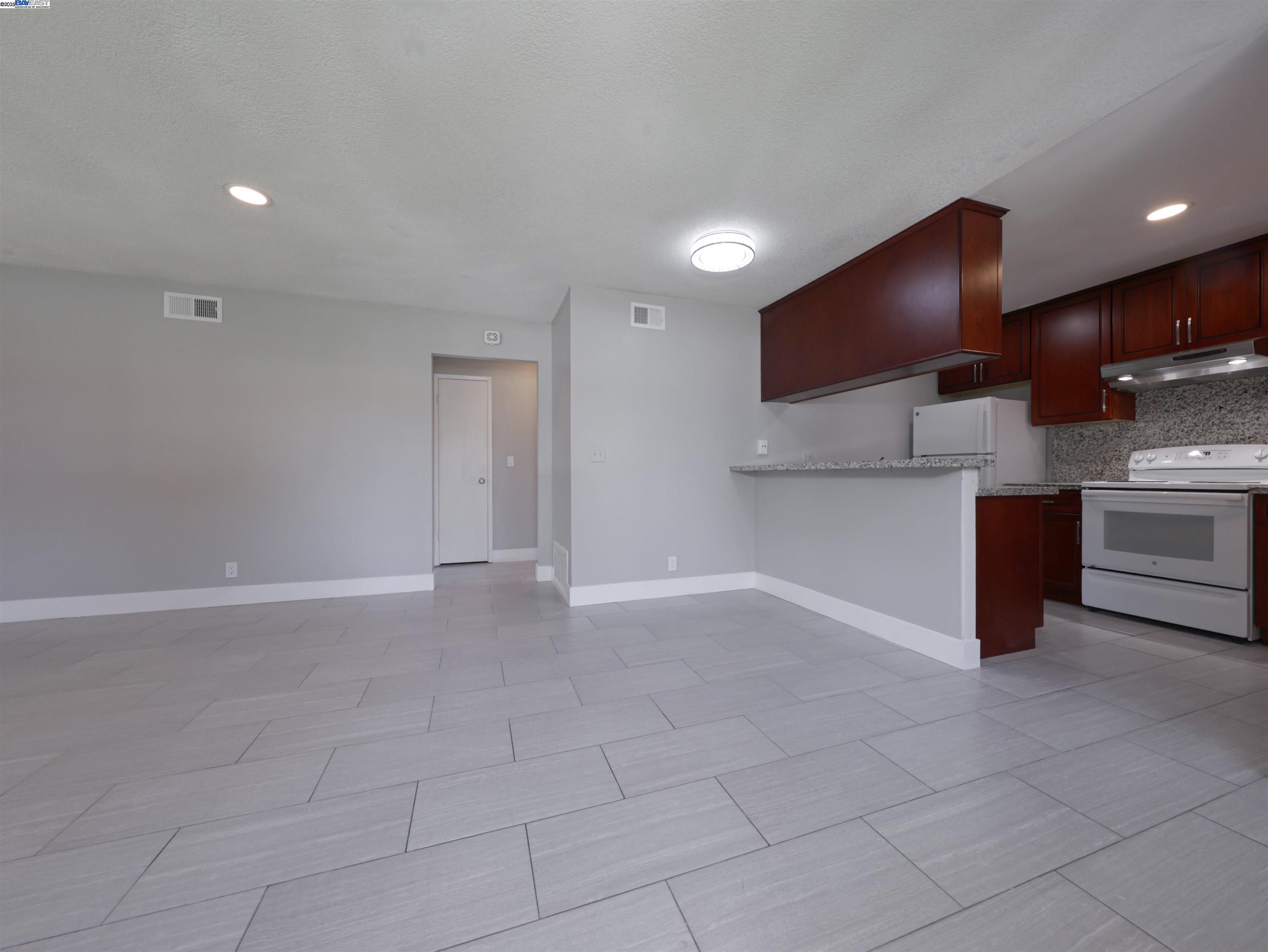 Photo #5: 41111282 Listing 
