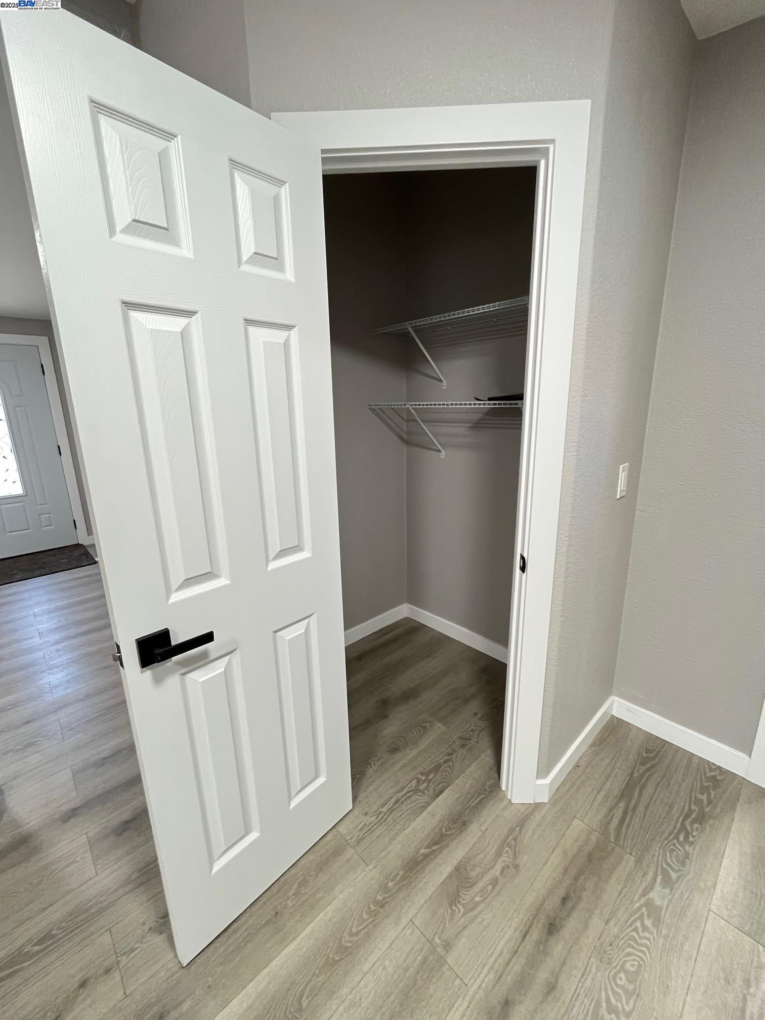 Detail Gallery Image 13 of 25 For 2187 Bourbon  Dr., Hayward,  CA 94545 - 3 Beds | 2 Baths