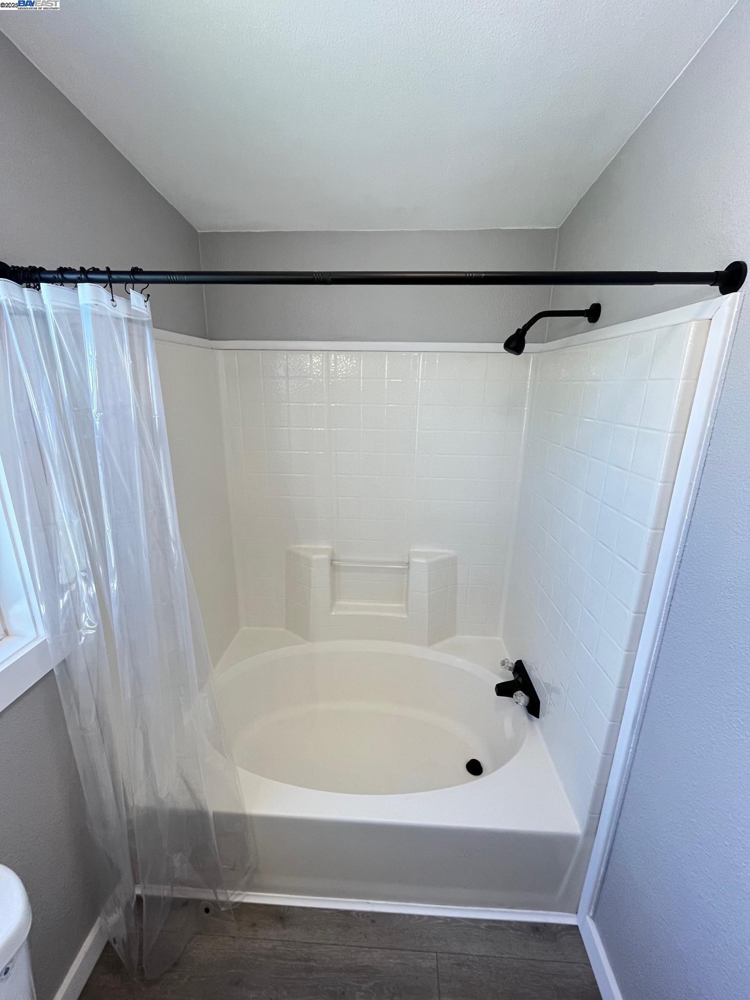 Detail Gallery Image 19 of 25 For 2187 Bourbon  Dr., Hayward,  CA 94545 - 3 Beds | 2 Baths