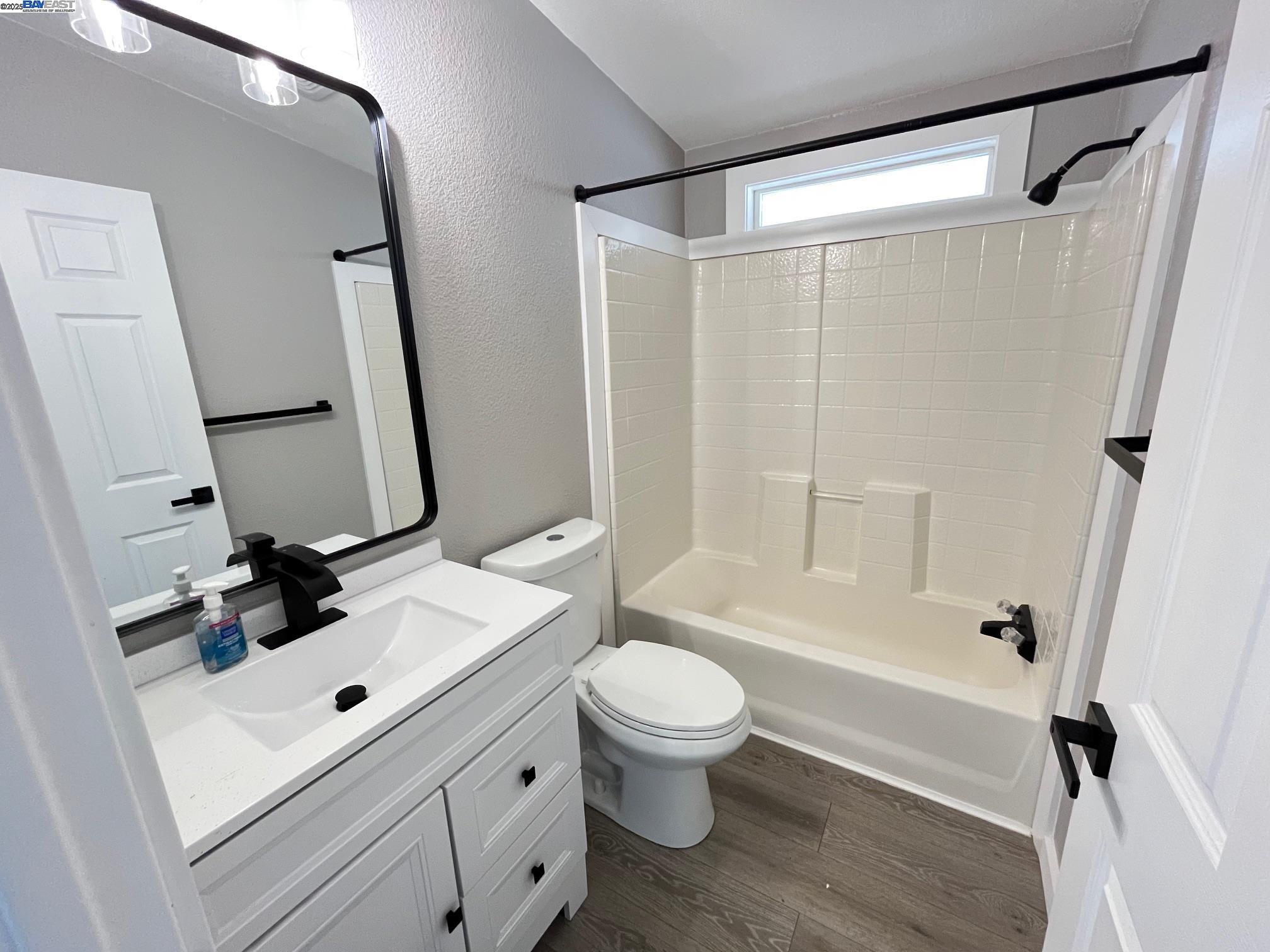 Detail Gallery Image 22 of 25 For 2187 Bourbon  Dr., Hayward,  CA 94545 - 3 Beds | 2 Baths
