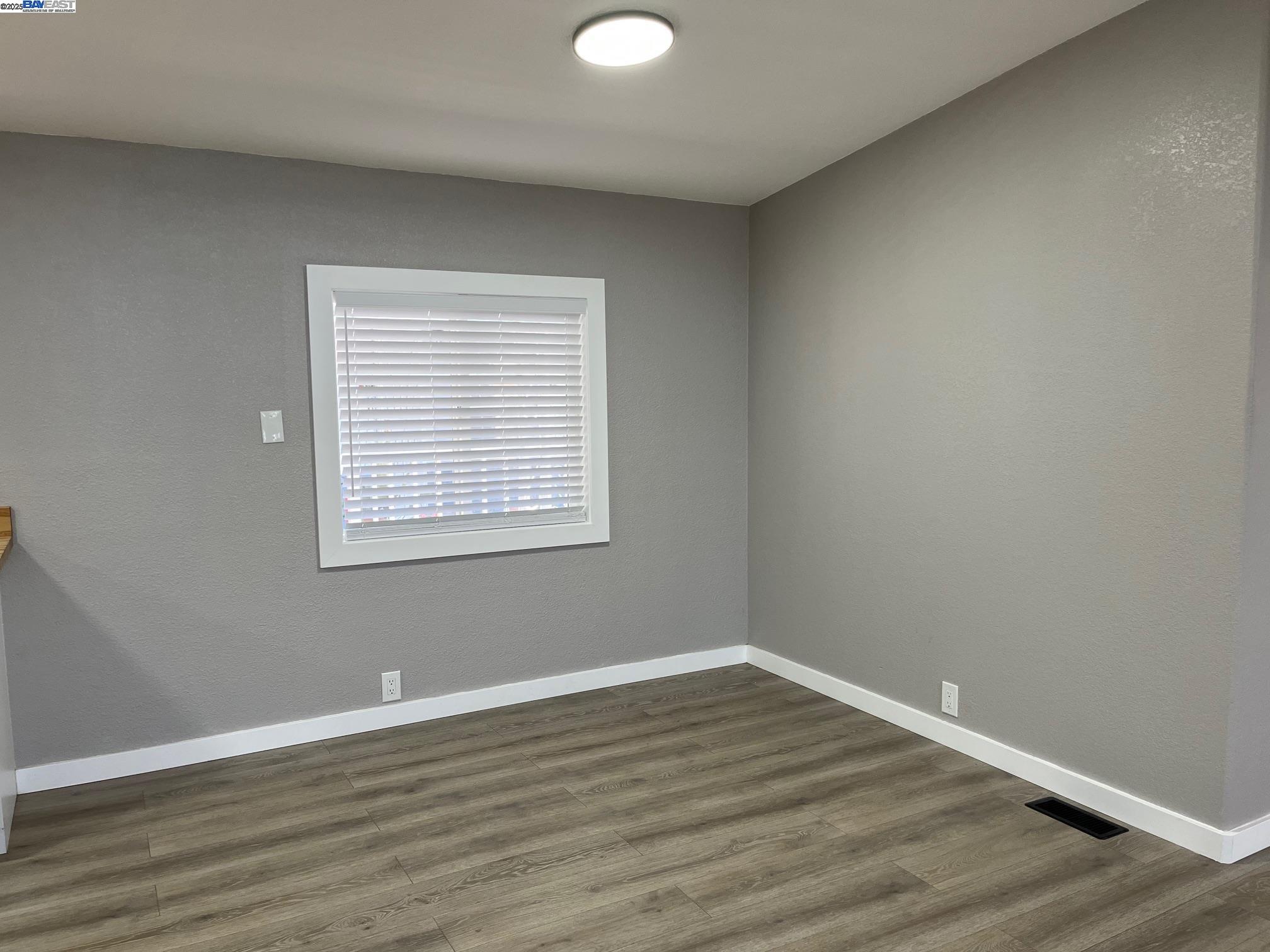 Detail Gallery Image 6 of 25 For 2187 Bourbon  Dr., Hayward,  CA 94545 - 3 Beds | 2 Baths