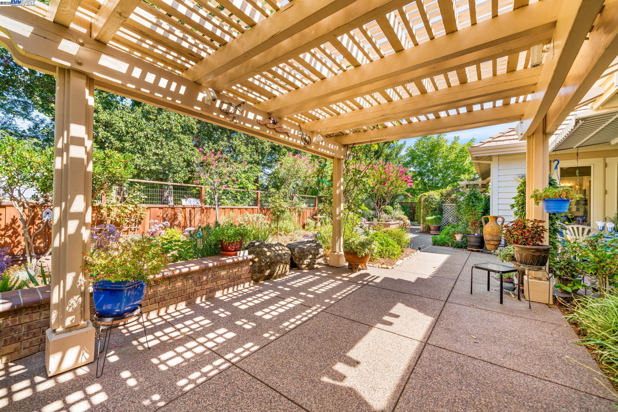 Detail Gallery Image 34 of 52 For 444 Cabonia Ct, Pleasanton,  CA 94566 - 4 Beds | 2/1 Baths