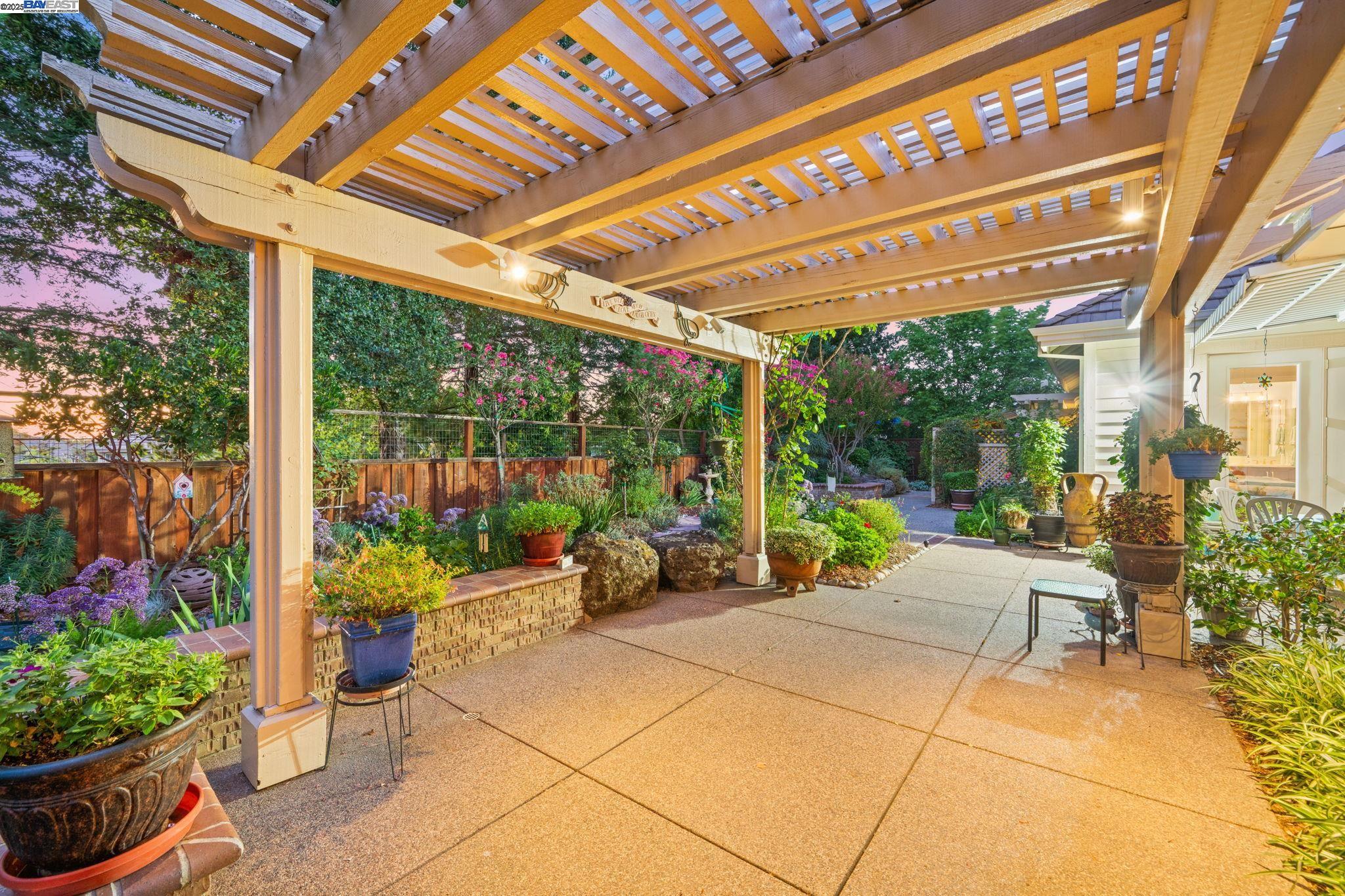 Detail Gallery Image 37 of 52 For 444 Cabonia Ct, Pleasanton,  CA 94566 - 4 Beds | 2/1 Baths