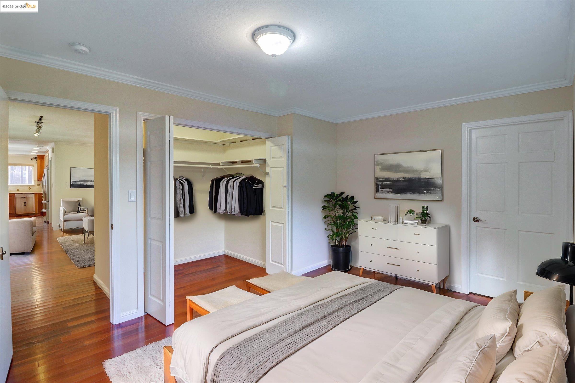 Detail Gallery Image 17 of 58 For 8153 Surrey Ln, Oakland,  CA 94605 - 4 Beds | 2/1 Baths
