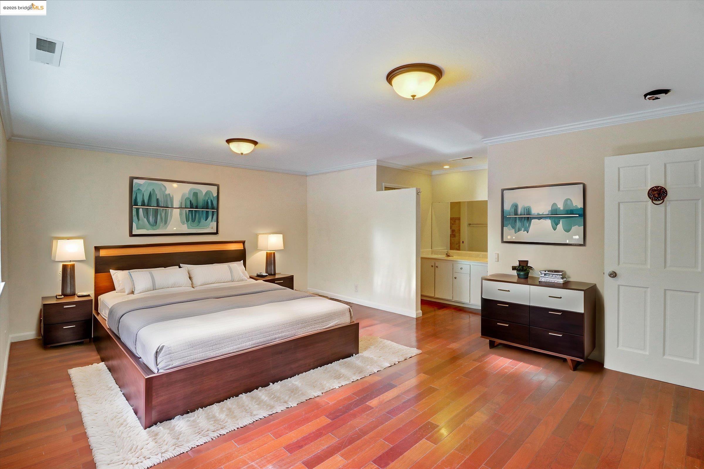 Detail Gallery Image 25 of 58 For 8153 Surrey Ln, Oakland,  CA 94605 - 4 Beds | 2/1 Baths