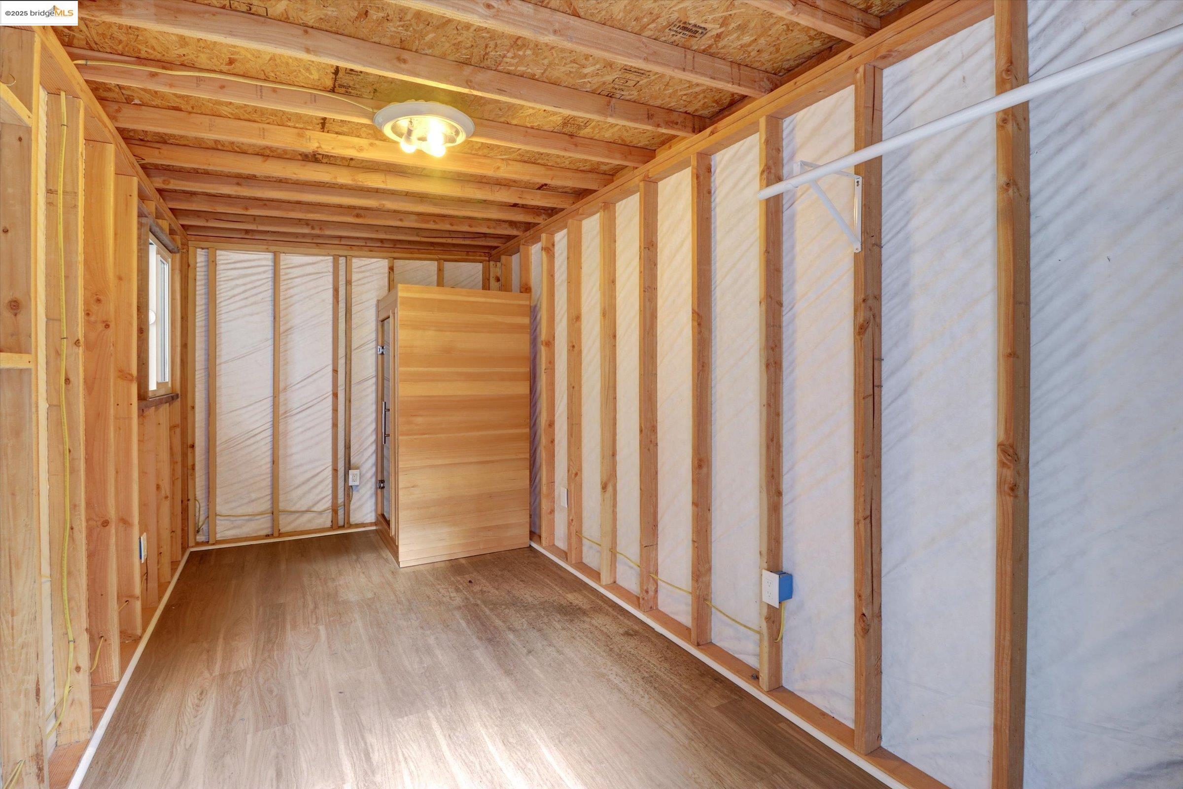 Detail Gallery Image 50 of 58 For 8153 Surrey Ln, Oakland,  CA 94605 - 4 Beds | 2/1 Baths