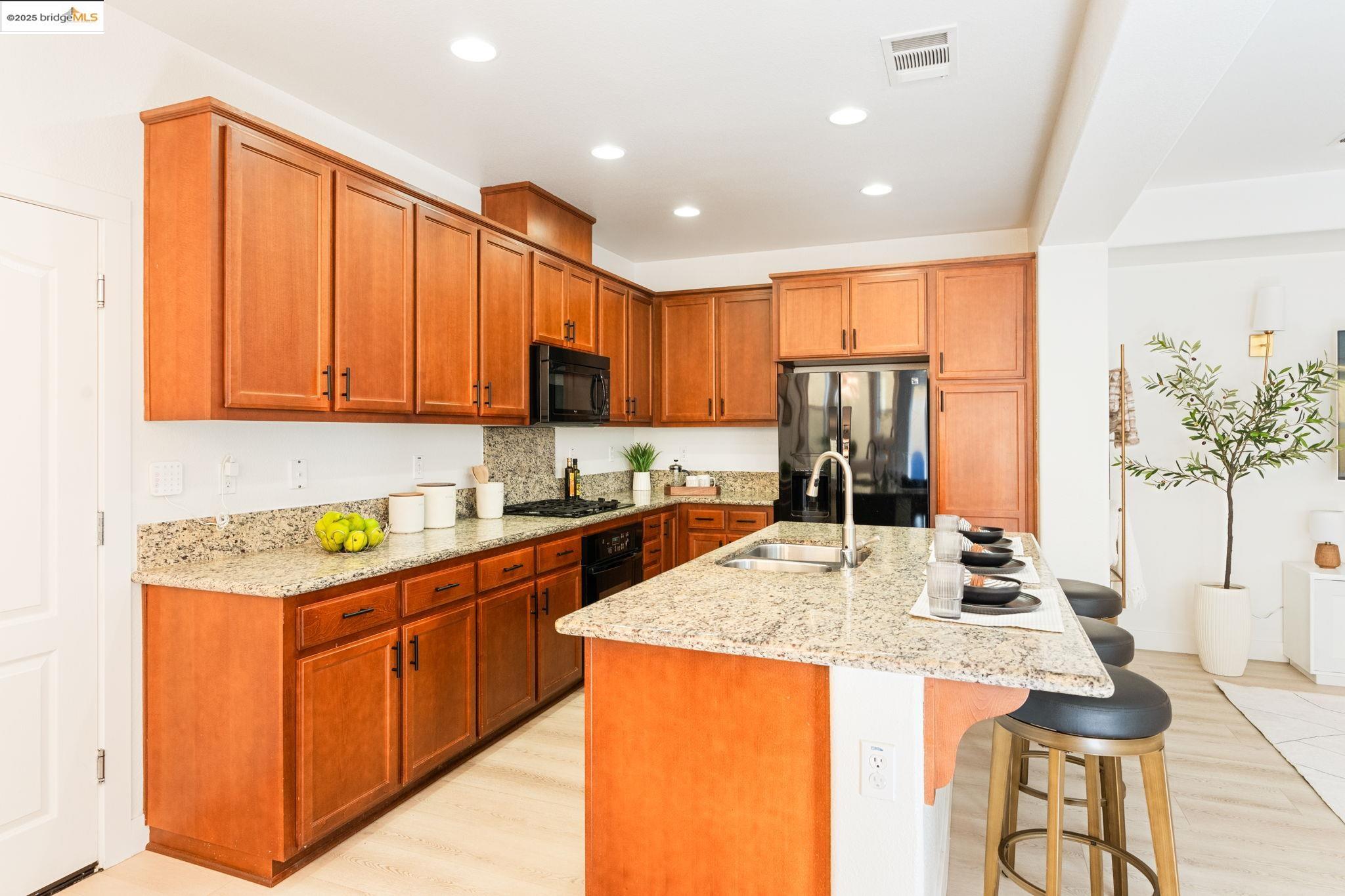 Detail Gallery Image 9 of 46 For 2564 Anchorage Pl, Hayward,  CA 94545 - 4 Beds | 3 Baths