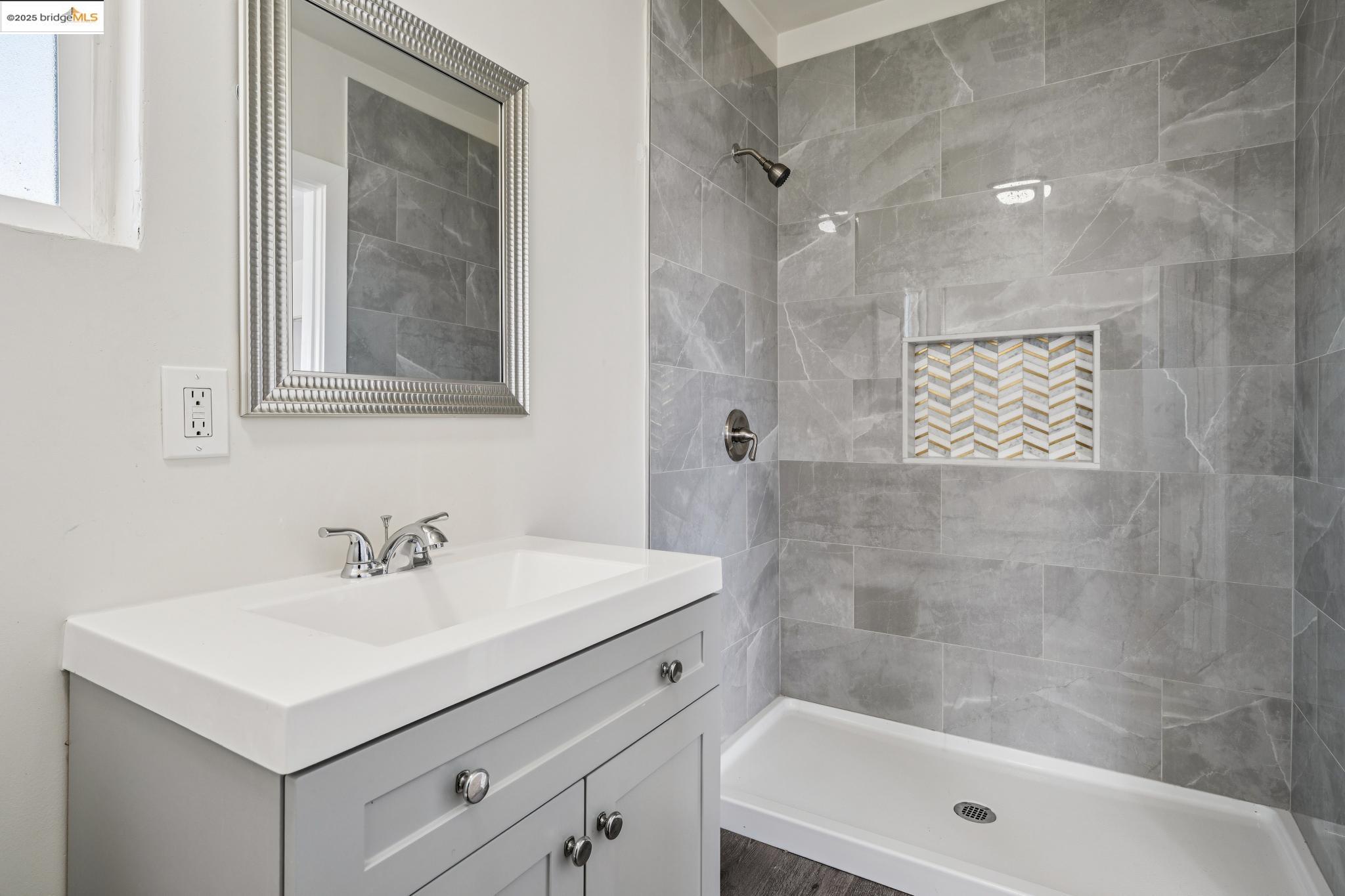 Detail Gallery Image 50 of 57 For 3427 Laguna Ave, Oakland,  CA 94602 - 4 Beds | 3 Baths