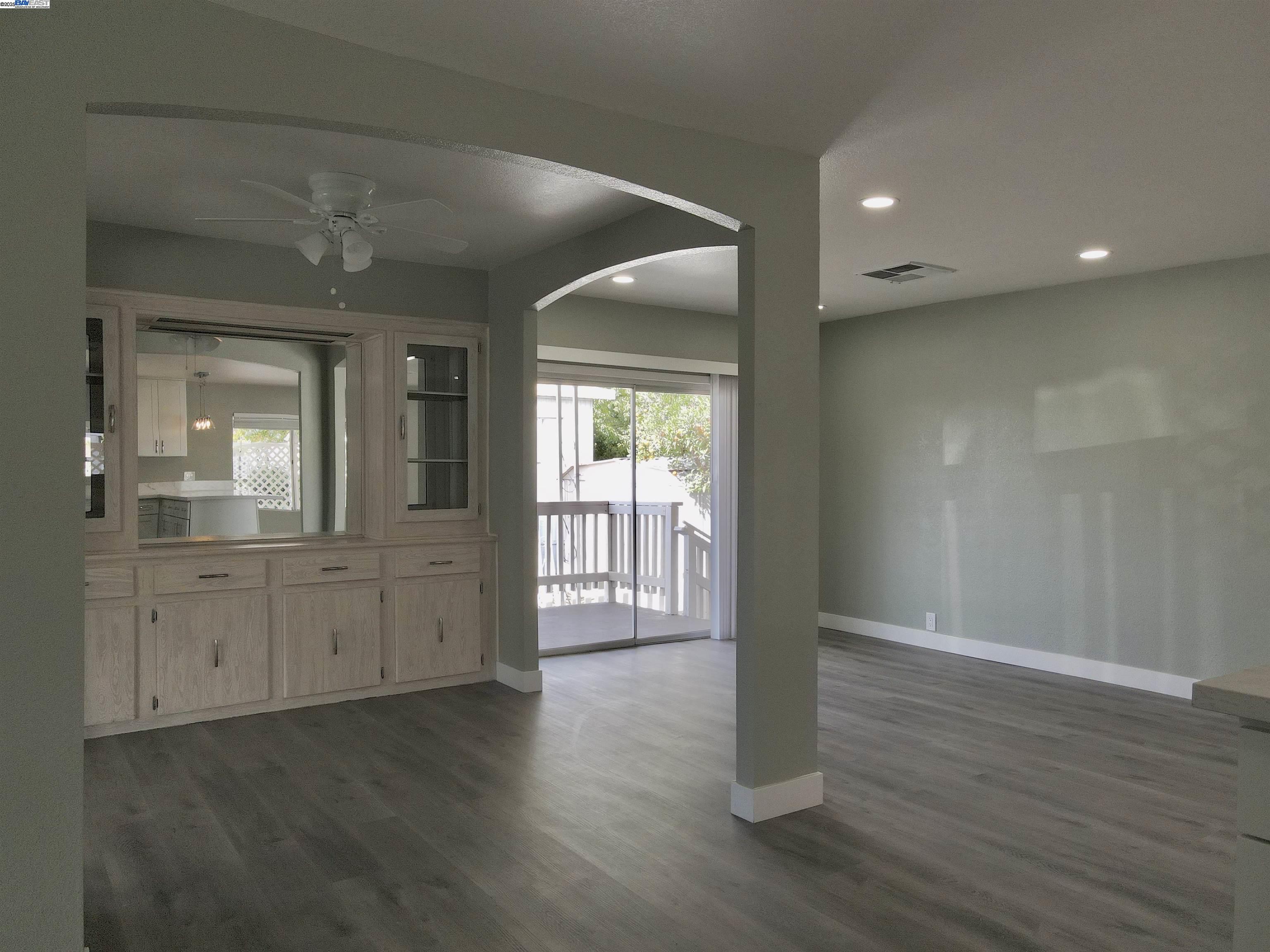 Detail Gallery Image 11 of 20 For 4923 Gardendell Rd, Sacramento,  CA 95834 - 2 Beds | 2 Baths