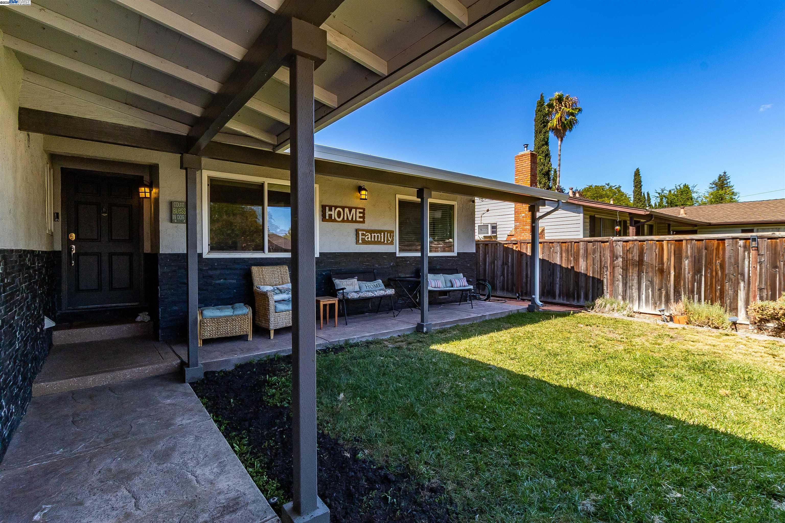 Detail Gallery Image 3 of 38 For 3454 Halifax Way, Concord,  CA 94520 - 4 Beds | 2 Baths
