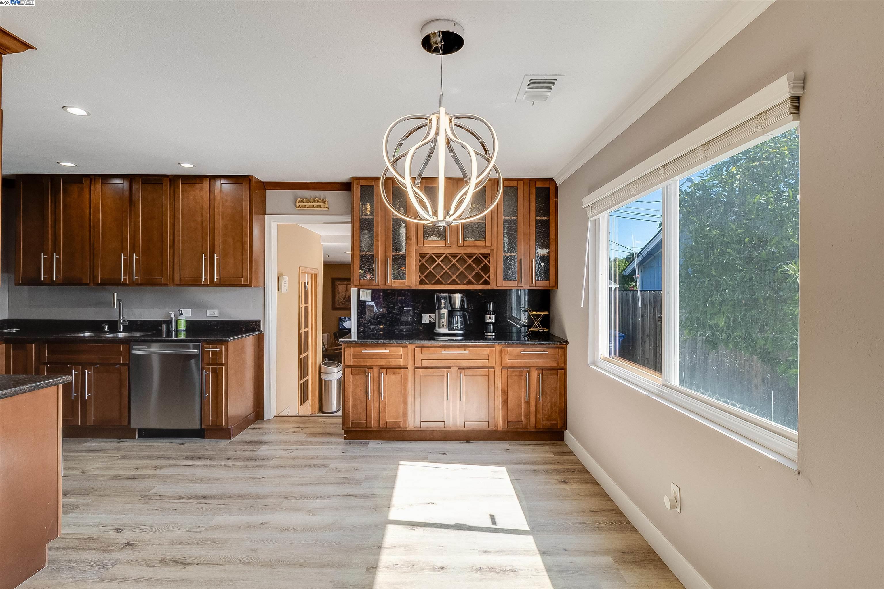 Detail Gallery Image 9 of 38 For 3454 Halifax Way, Concord,  CA 94520 - 4 Beds | 2 Baths
