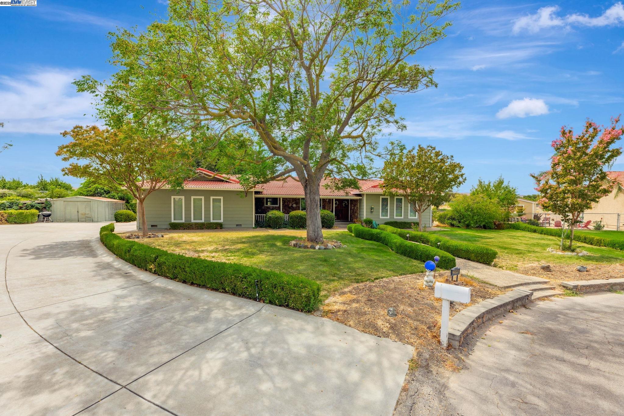 Detail Gallery Image 2 of 26 For 25999 Carbona Ct, Tracy,  CA 95377 - 4 Beds | 2 Baths