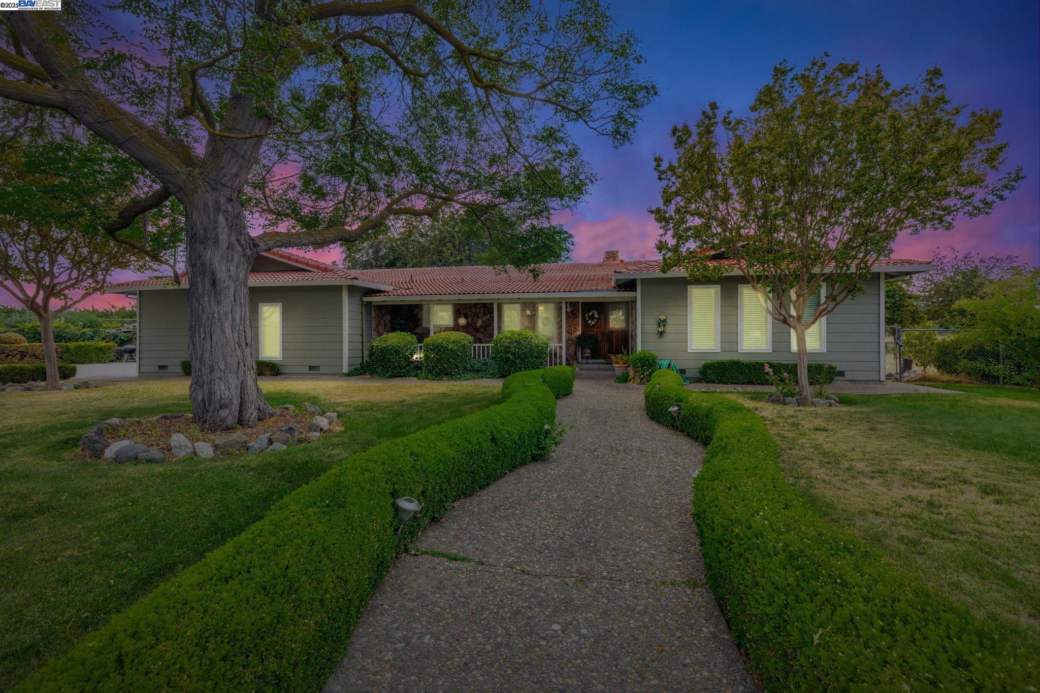 Detail Gallery Image 25 of 26 For 25999 Carbona Ct, Tracy,  CA 95377 - 4 Beds | 2 Baths