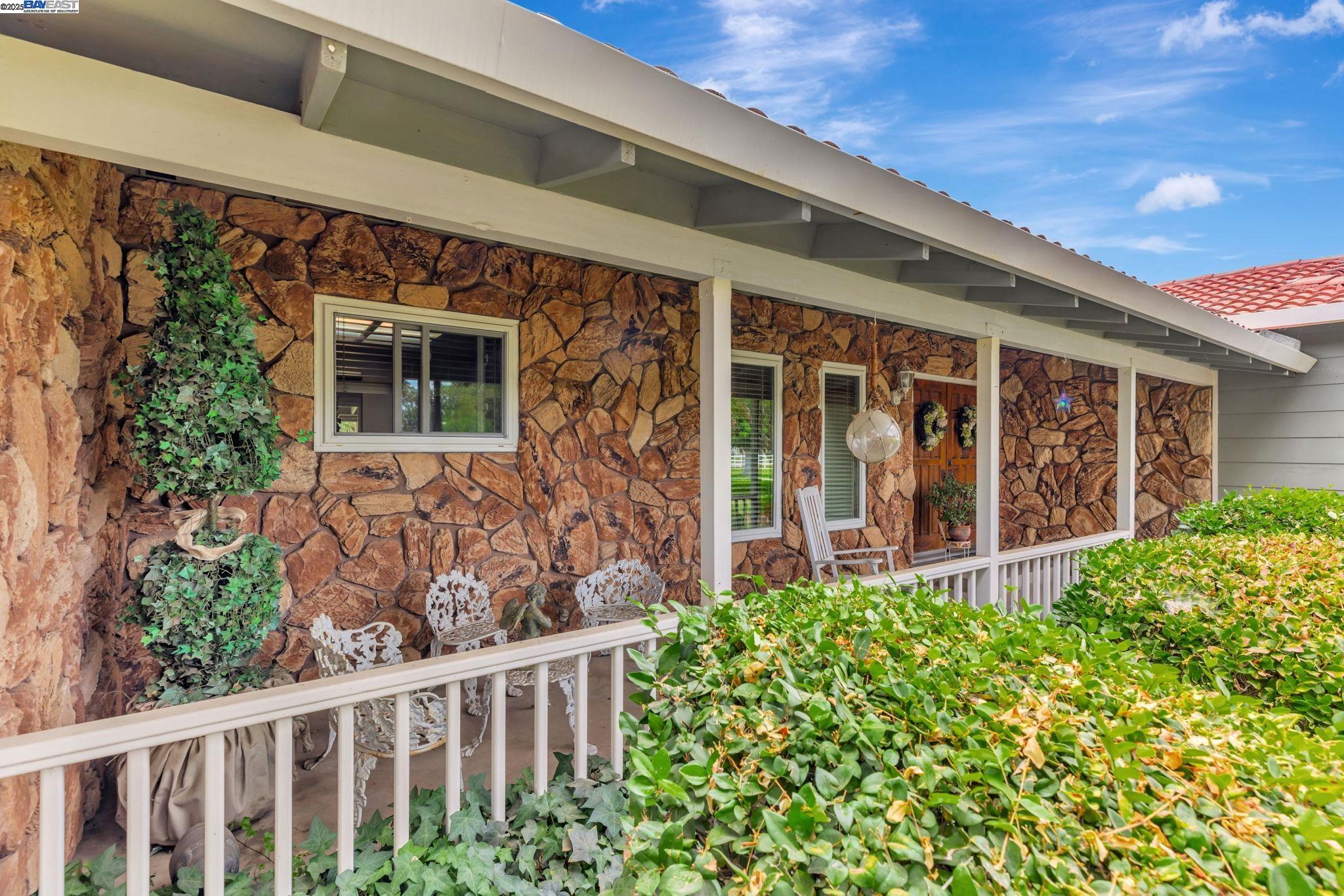 Detail Gallery Image 4 of 26 For 25999 Carbona Ct, Tracy,  CA 95377 - 4 Beds | 2 Baths