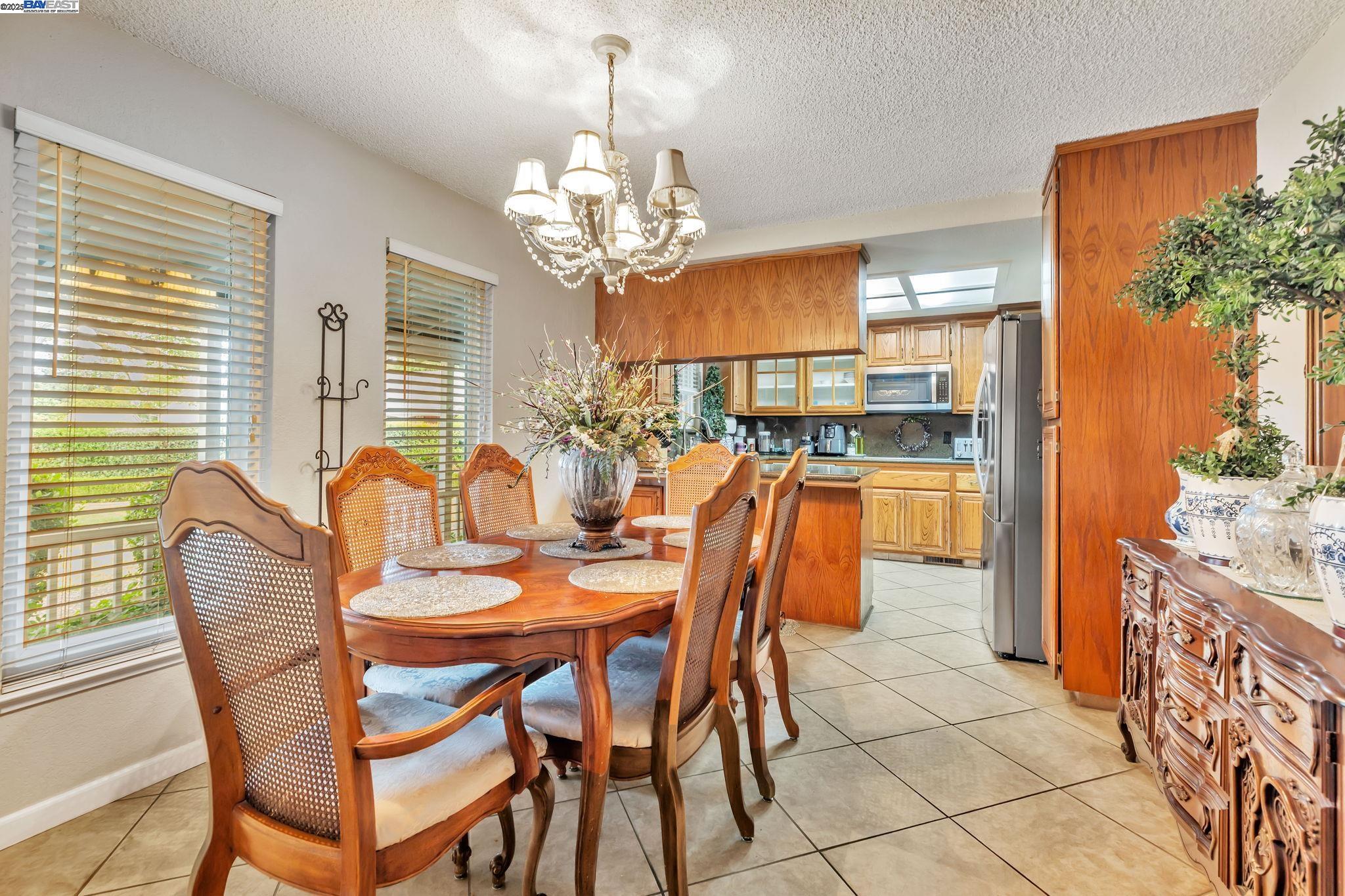 Detail Gallery Image 9 of 26 For 25999 Carbona Ct, Tracy,  CA 95377 - 4 Beds | 2 Baths