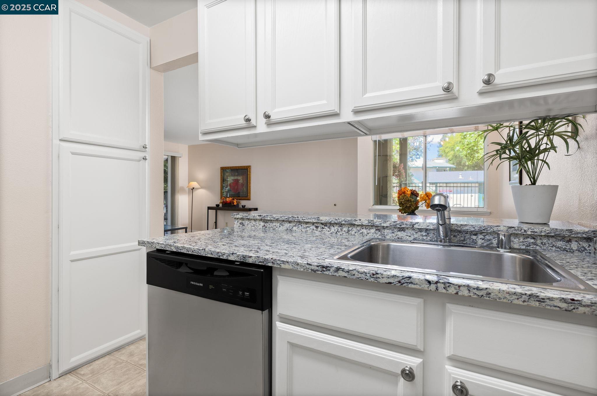 Photo #6: 41111296 Listing 