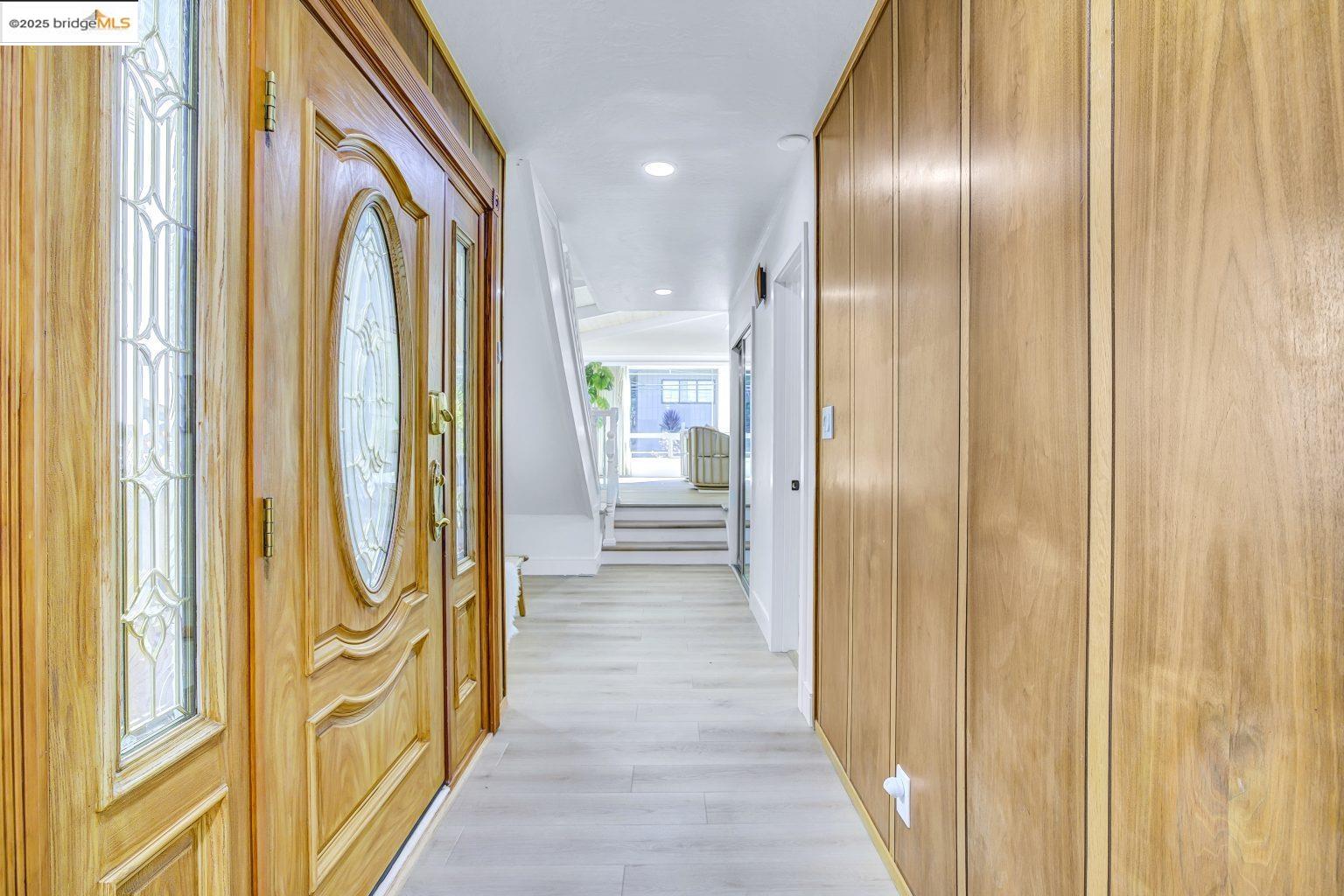 Detail Gallery Image 13 of 40 For 6635 Banning Dr, Oakland,  CA 94611 - 2 Beds | 1/1 Baths