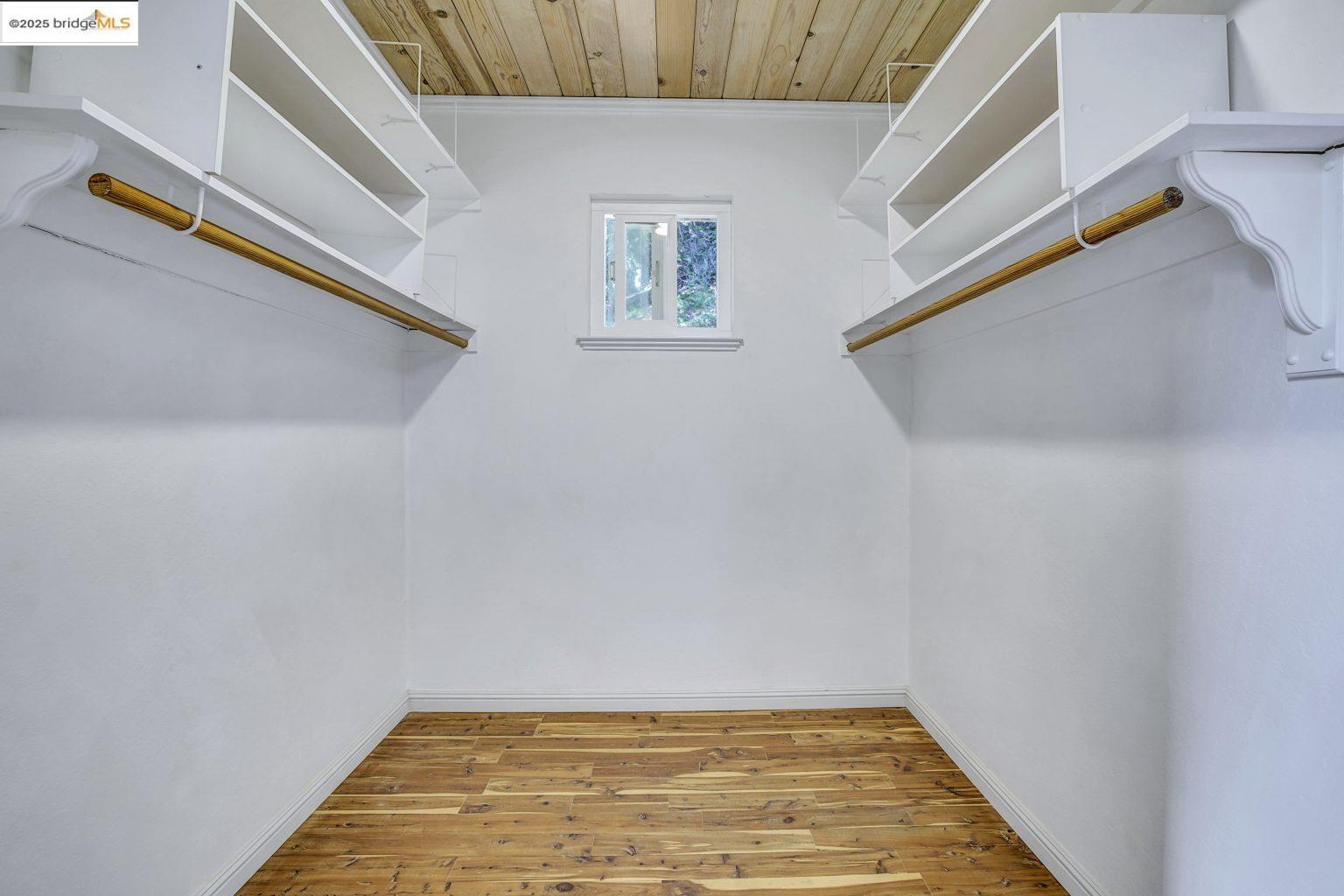 Detail Gallery Image 31 of 40 For 6635 Banning Dr, Oakland,  CA 94611 - 2 Beds | 1/1 Baths