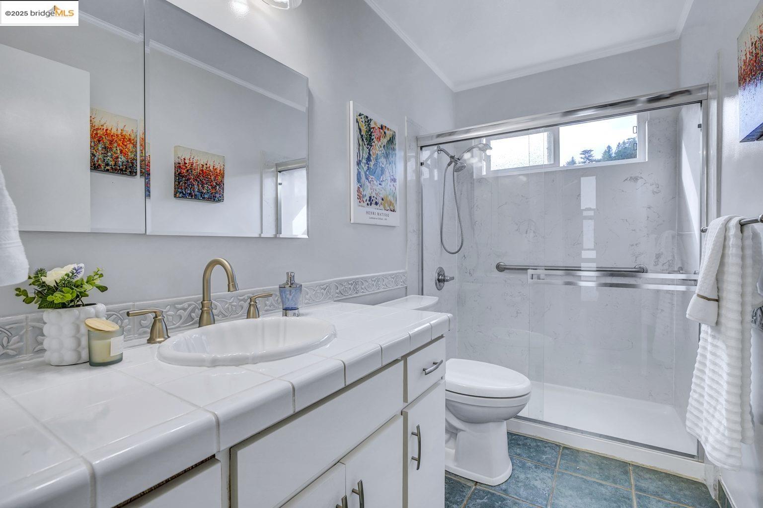 Detail Gallery Image 33 of 40 For 6635 Banning Dr, Oakland,  CA 94611 - 2 Beds | 1/1 Baths