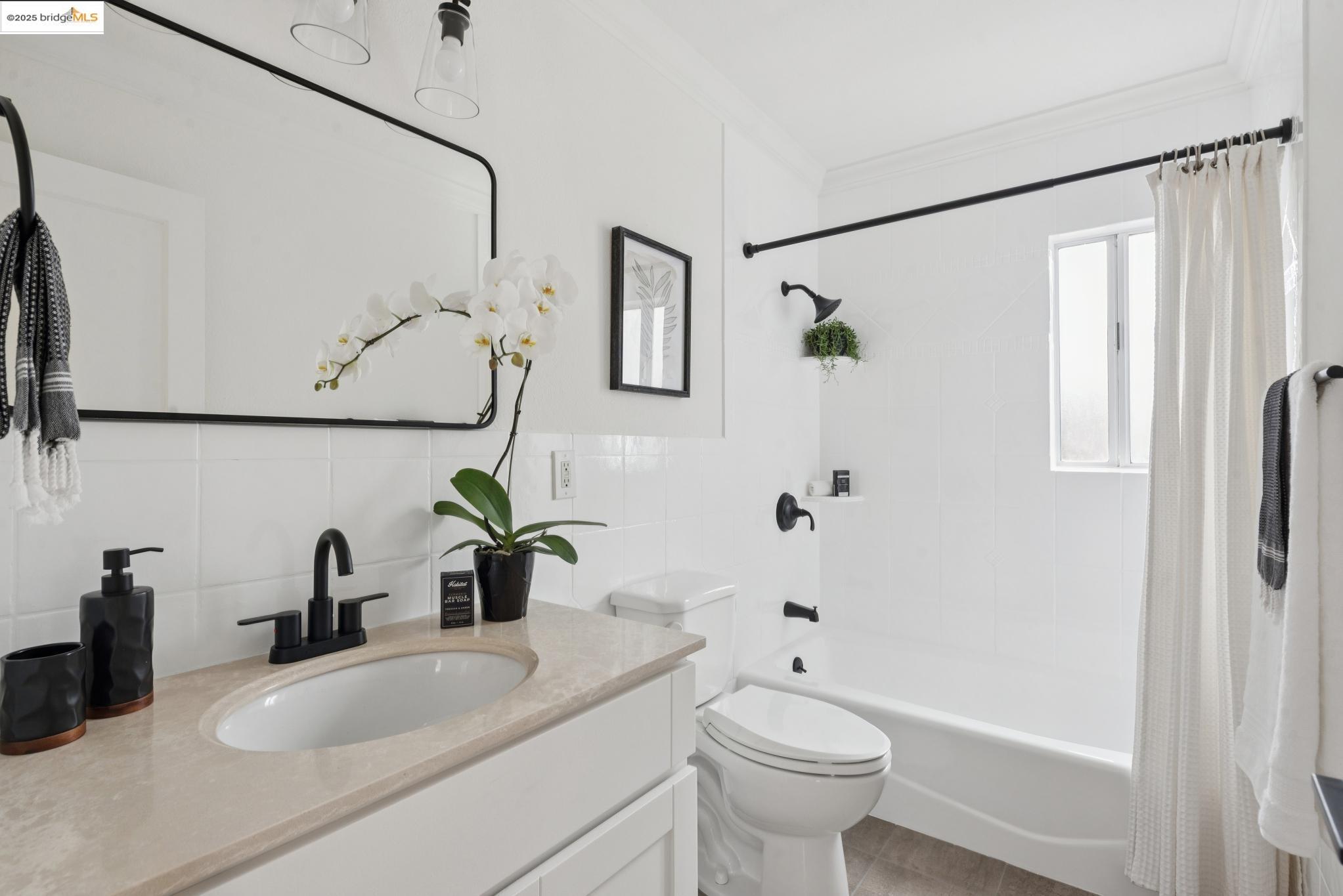 Detail Gallery Image 20 of 43 For 2030 Junction Ave, El Cerrito,  CA 94530 - 2 Beds | 1 Baths