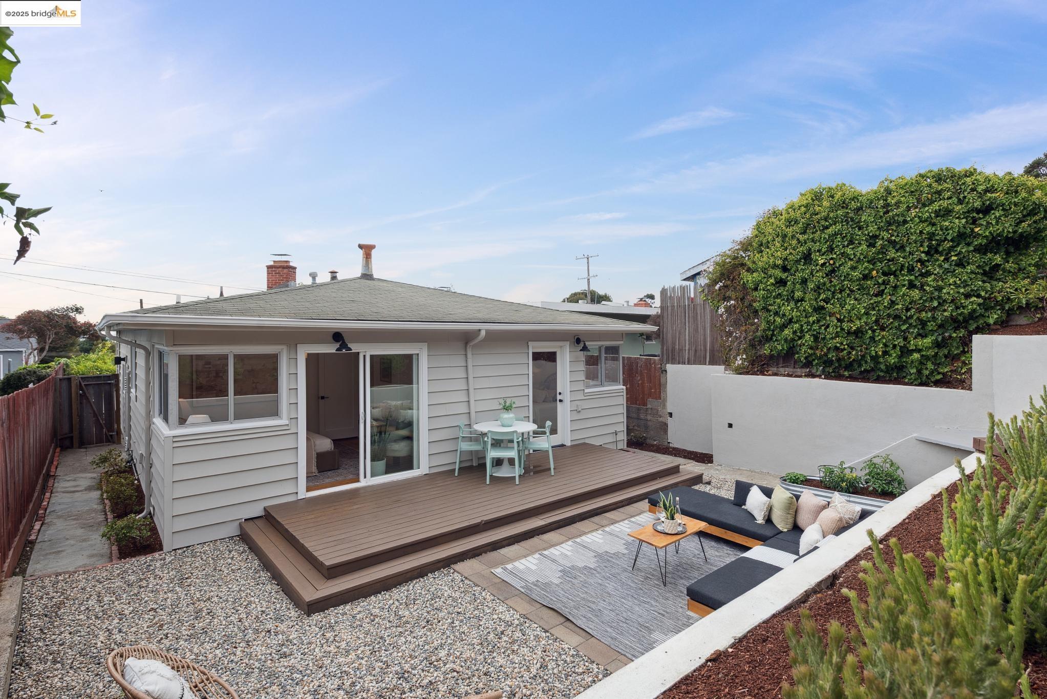 Detail Gallery Image 30 of 43 For 2030 Junction Ave, El Cerrito,  CA 94530 - 2 Beds | 1 Baths