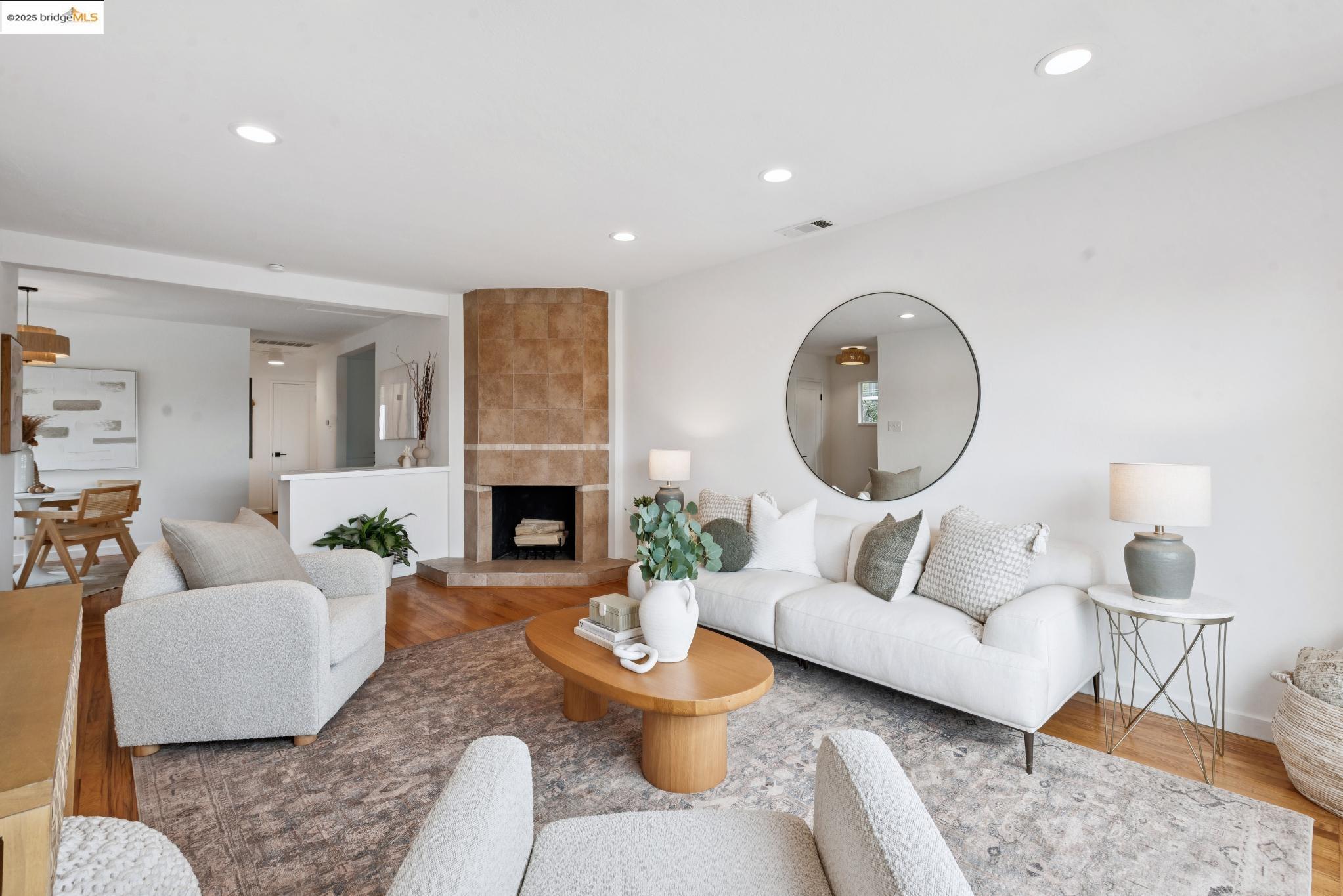 Detail Gallery Image 8 of 43 For 2030 Junction Ave, El Cerrito,  CA 94530 - 2 Beds | 1 Baths