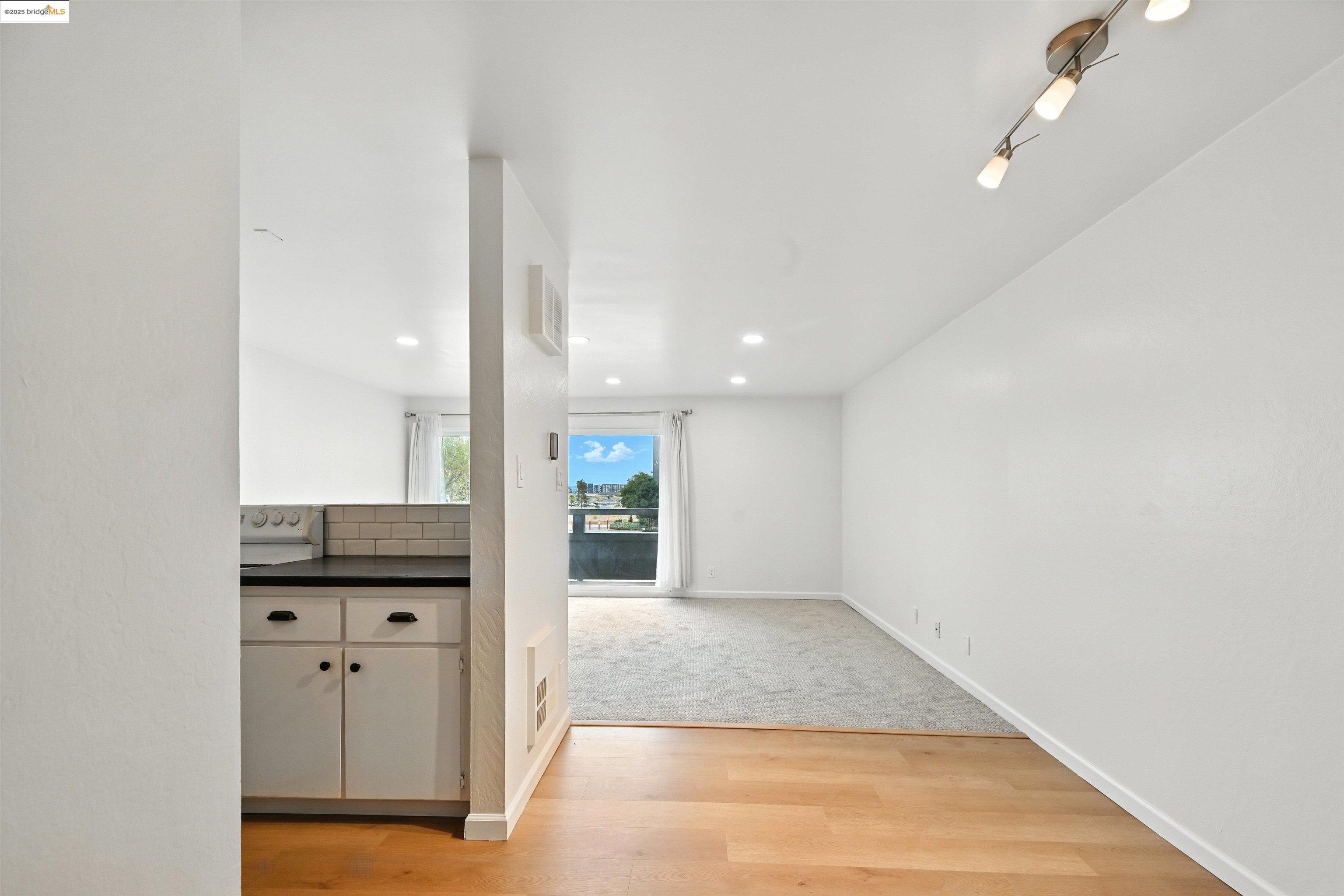 Photo #2: 41111305 Listing 