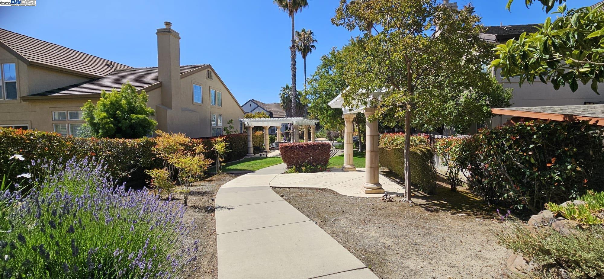 Detail Gallery Image 17 of 19 For 43401 Laurel Glen Cmn, Fremont,  CA 94539-3400 - 3 Beds | 2 Baths