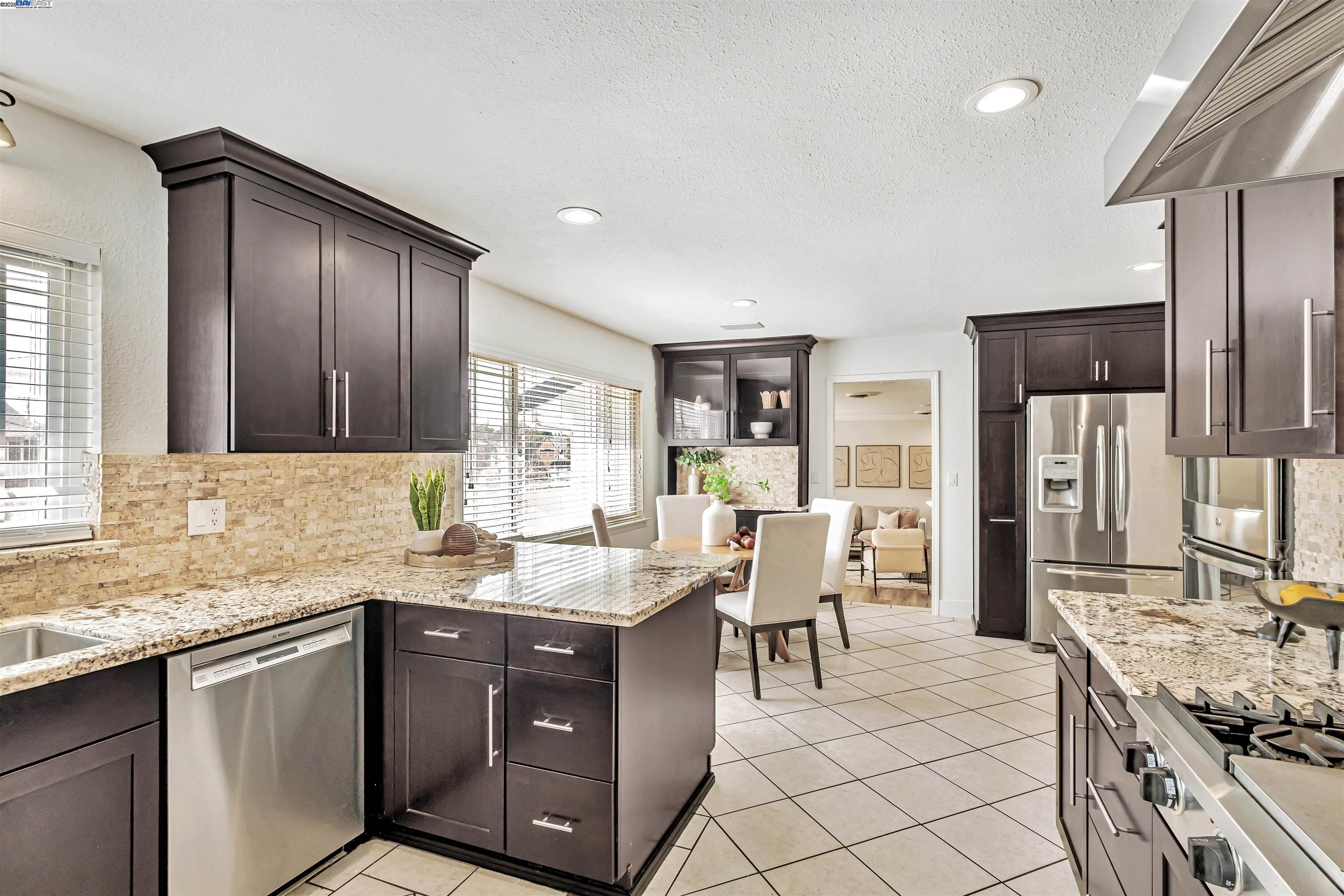 Detail Gallery Image 11 of 48 For 37880 Farwell Dr, Fremont,  CA 94536 - 4 Beds | 3 Baths